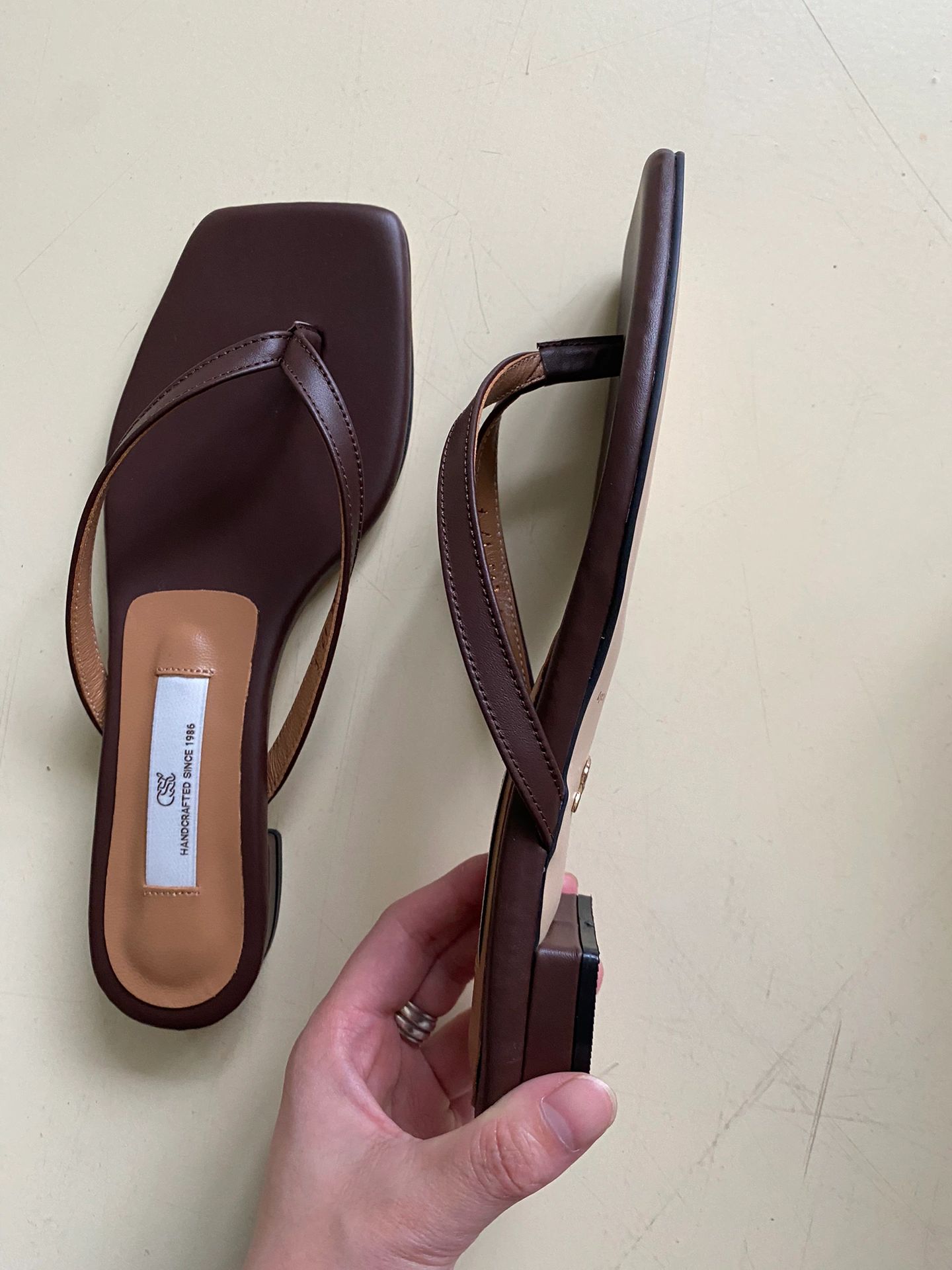 无帮 皮革  - VALI鞋履AI设计主图