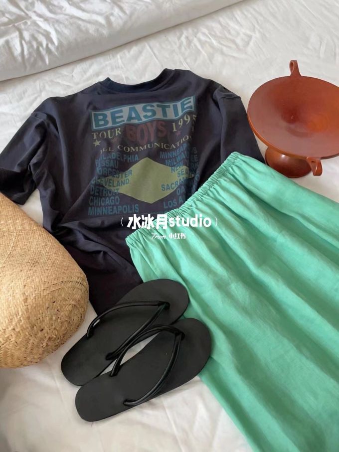 针织面料 圆形领 文字图案 印花 夜空色 