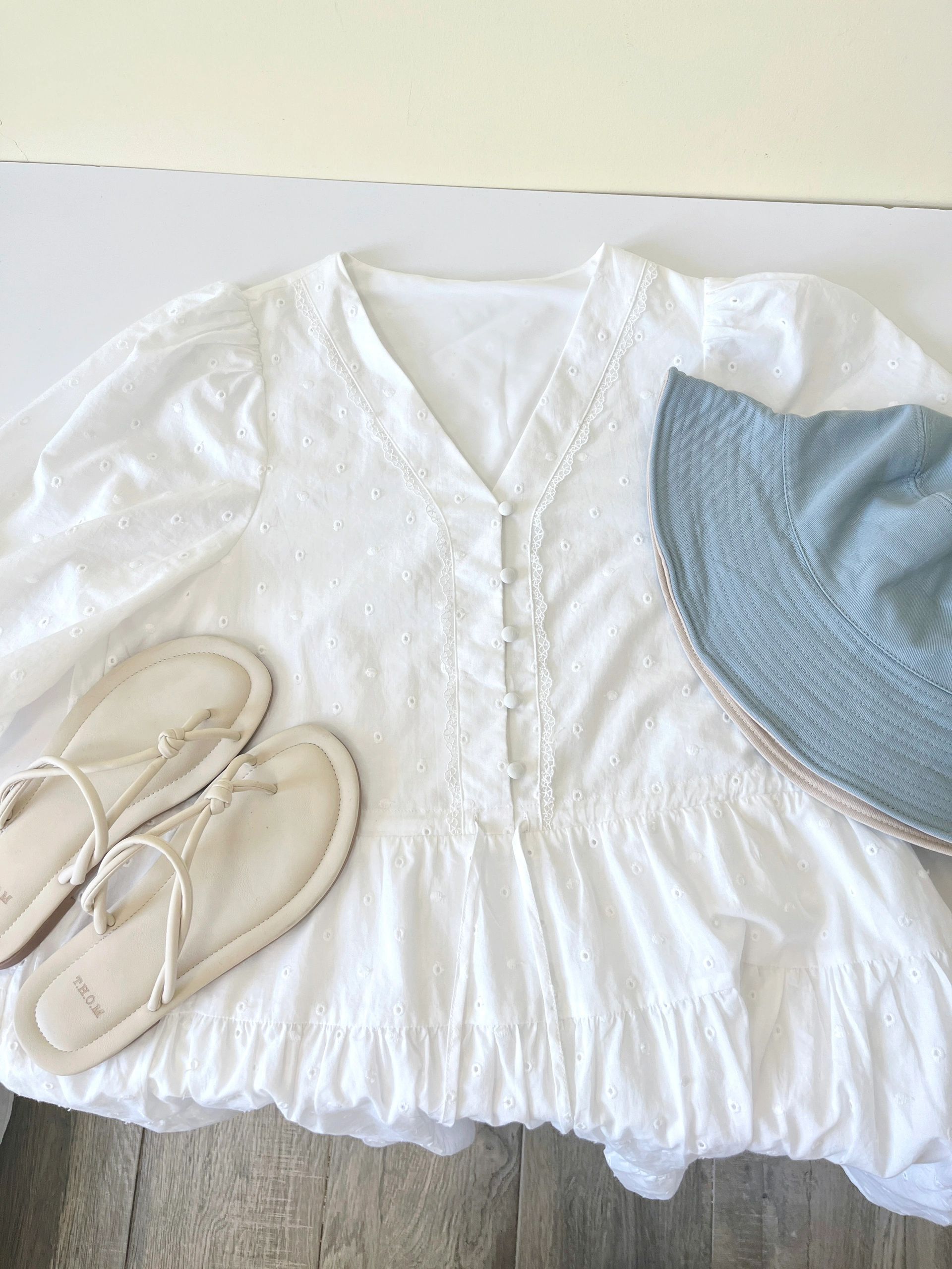 棉麻 A型 V领 抽褶 炽白 云雾色 黎明蓝 淡蓝色 甜美  - VALI鞋履AI设计主图