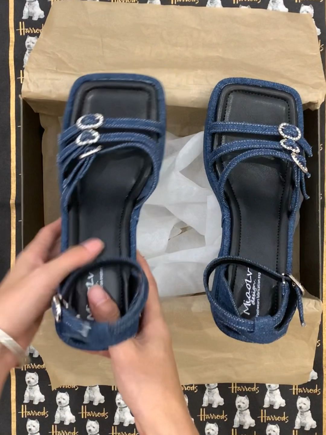  - VALI鞋履AI设计主图