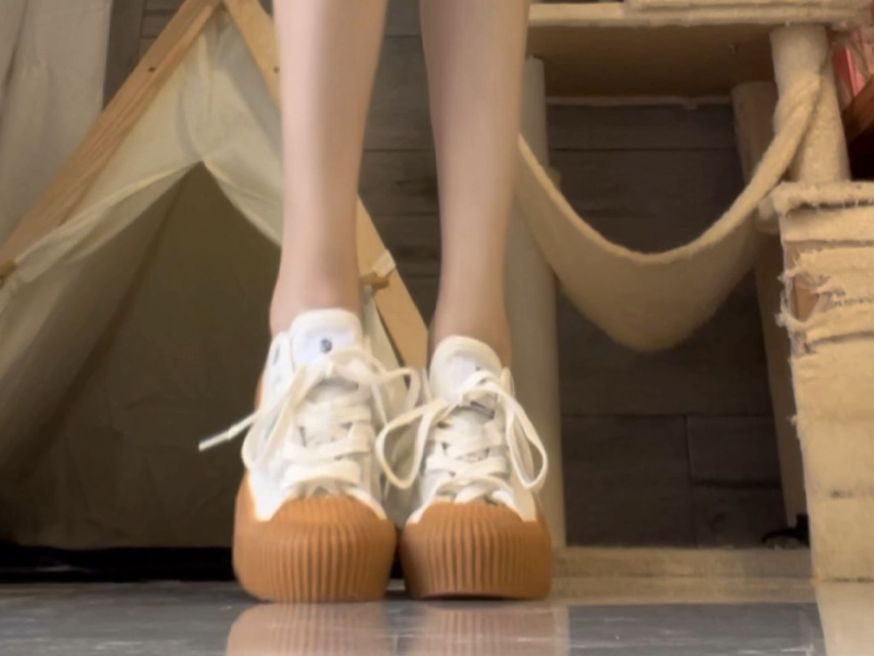  - VALI鞋履AI设计主图