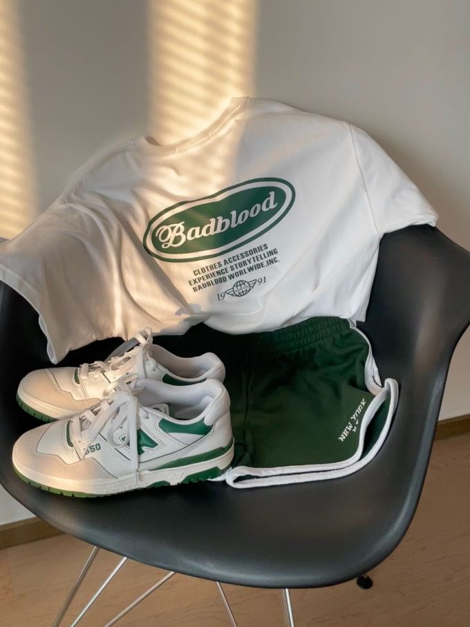 针织面料 圆形领 文字图案 印花 云雾色 冰川灰 