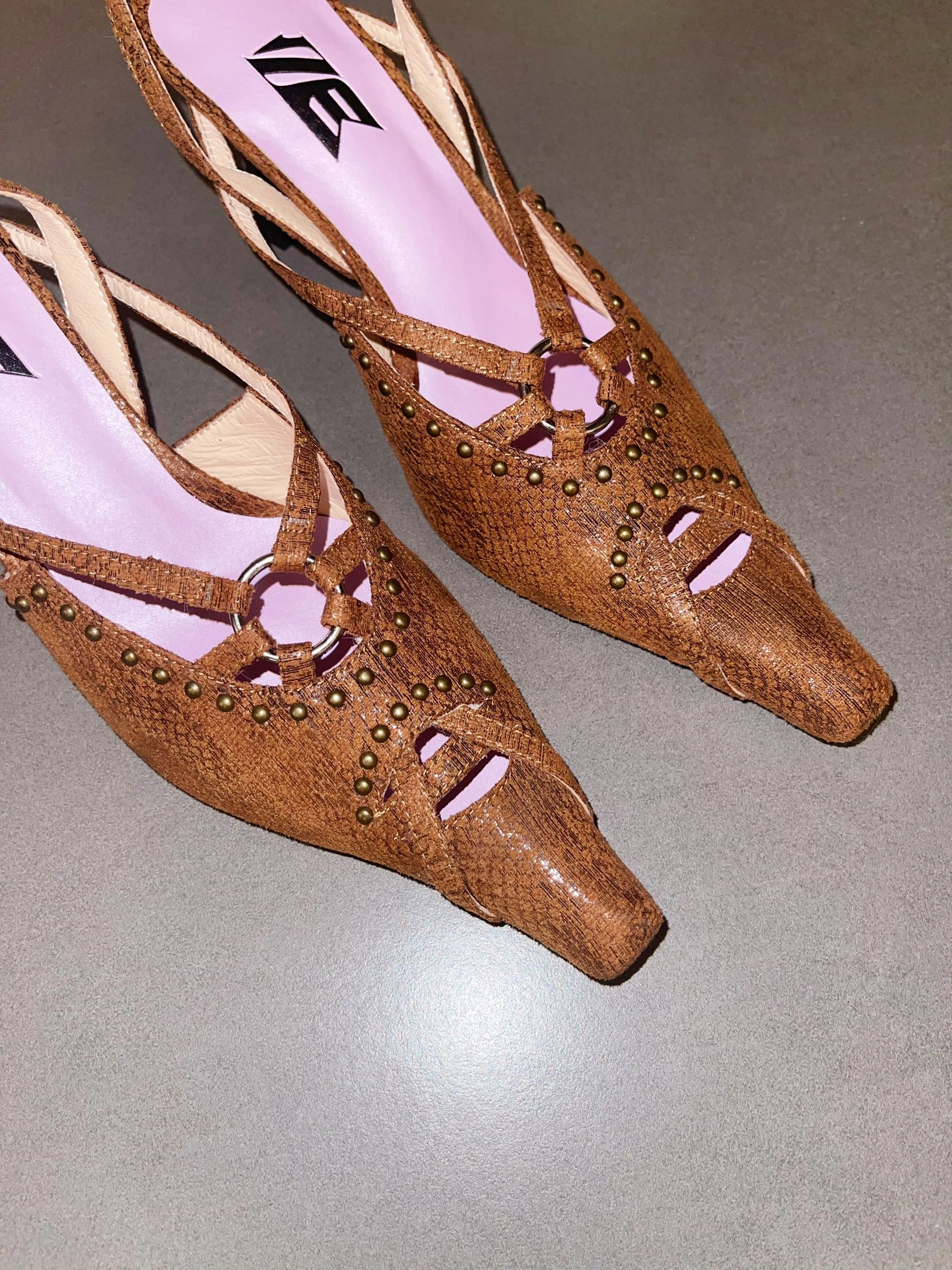 尖头 中口鞋  - VALI鞋履AI设计主图