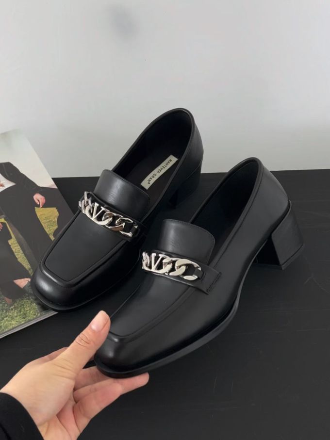 圆头 低帮 一脚蹬 深口鞋 皮革 