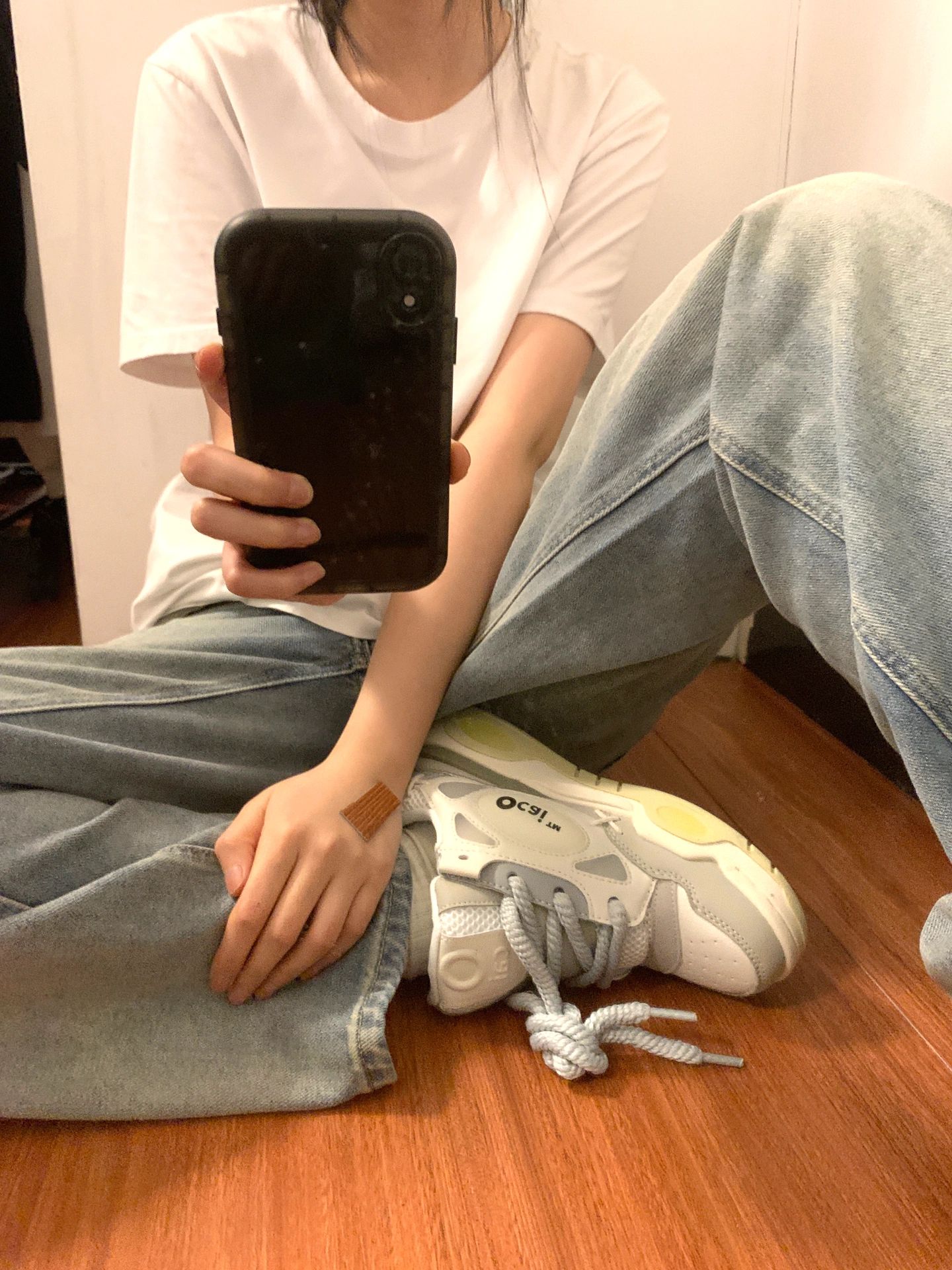 牛仔面料 洗水 僧袍色 南瓜香精色 太妃糖  - VALI鞋履AI设计主图