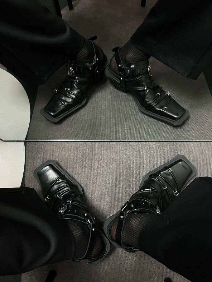 方头 袢扣 皮革 