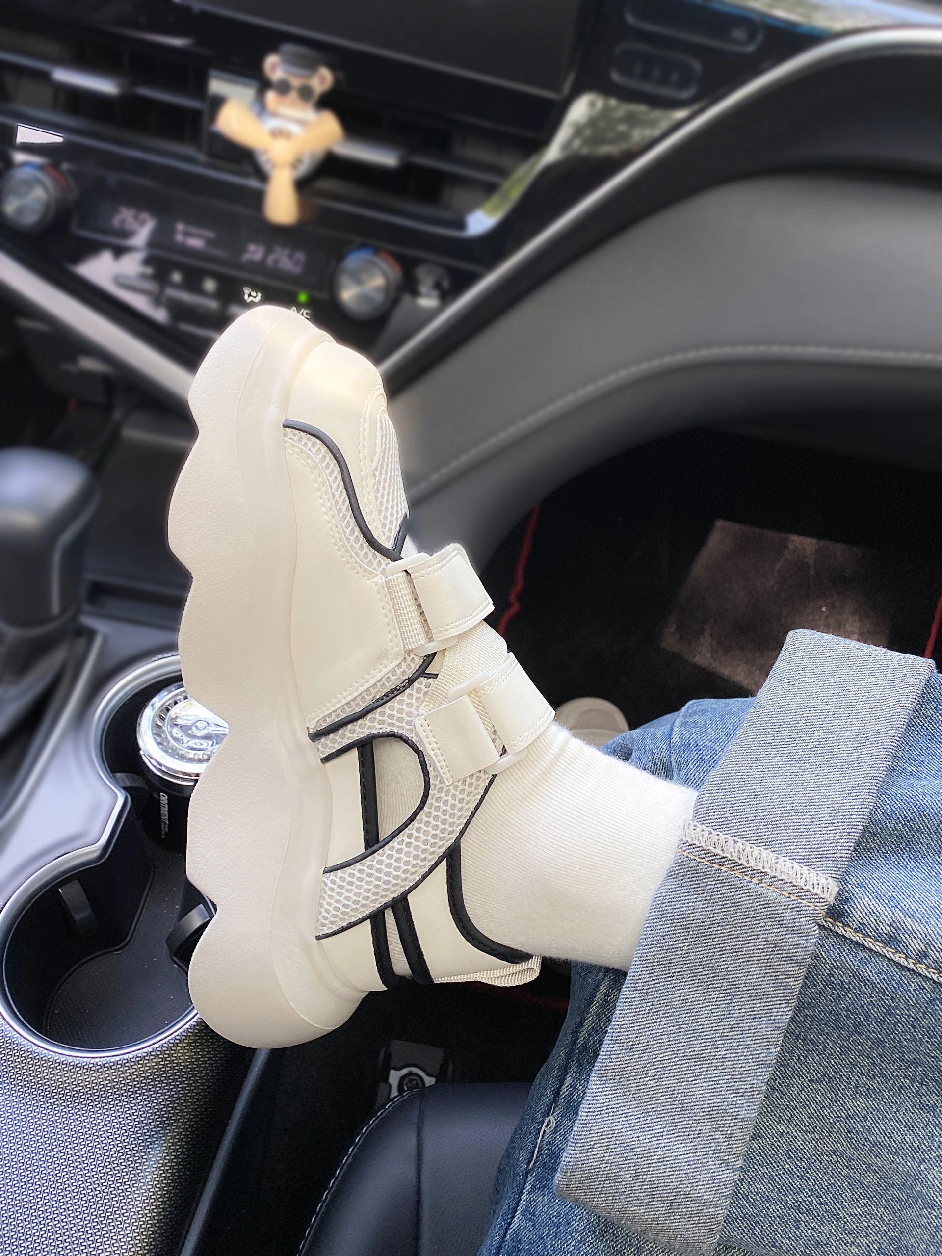 低帮 魔术贴  - VALI鞋履AI设计主图