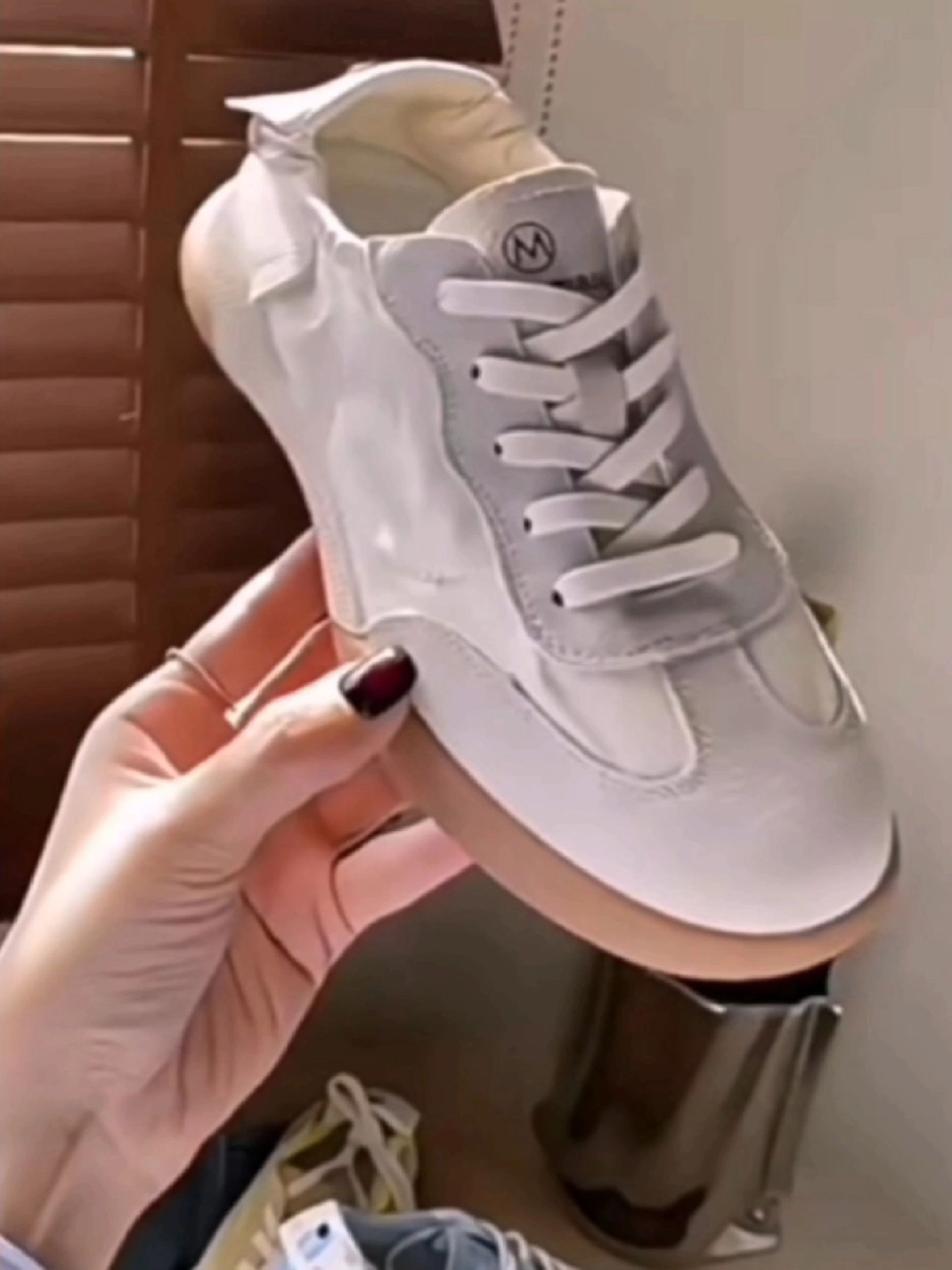 低帮 系带 皮革  - VALI鞋履AI设计主图