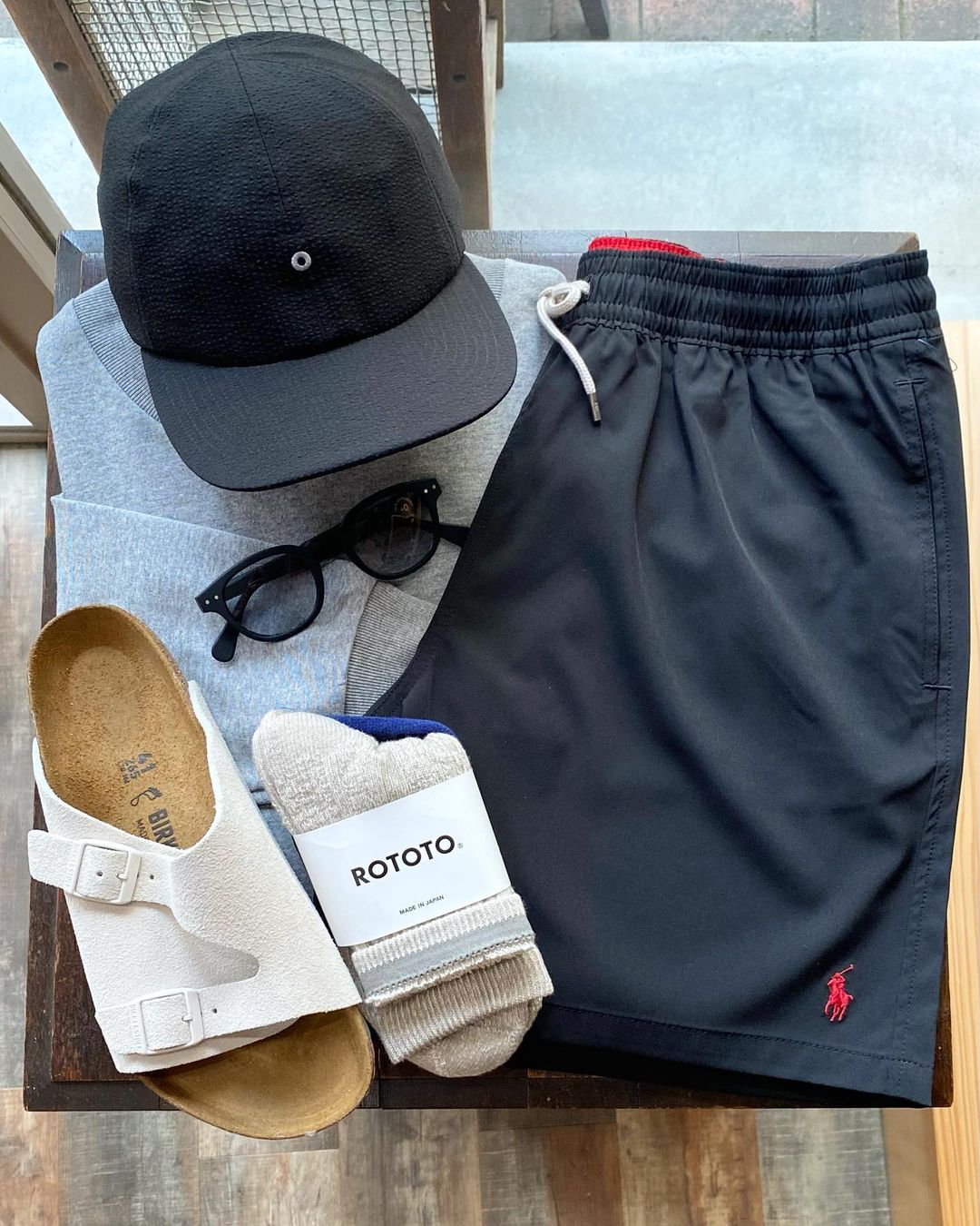 H型 标志图案 抽褶 深蓝黑色 深靛蓝色  - VALI鞋履AI设计主图