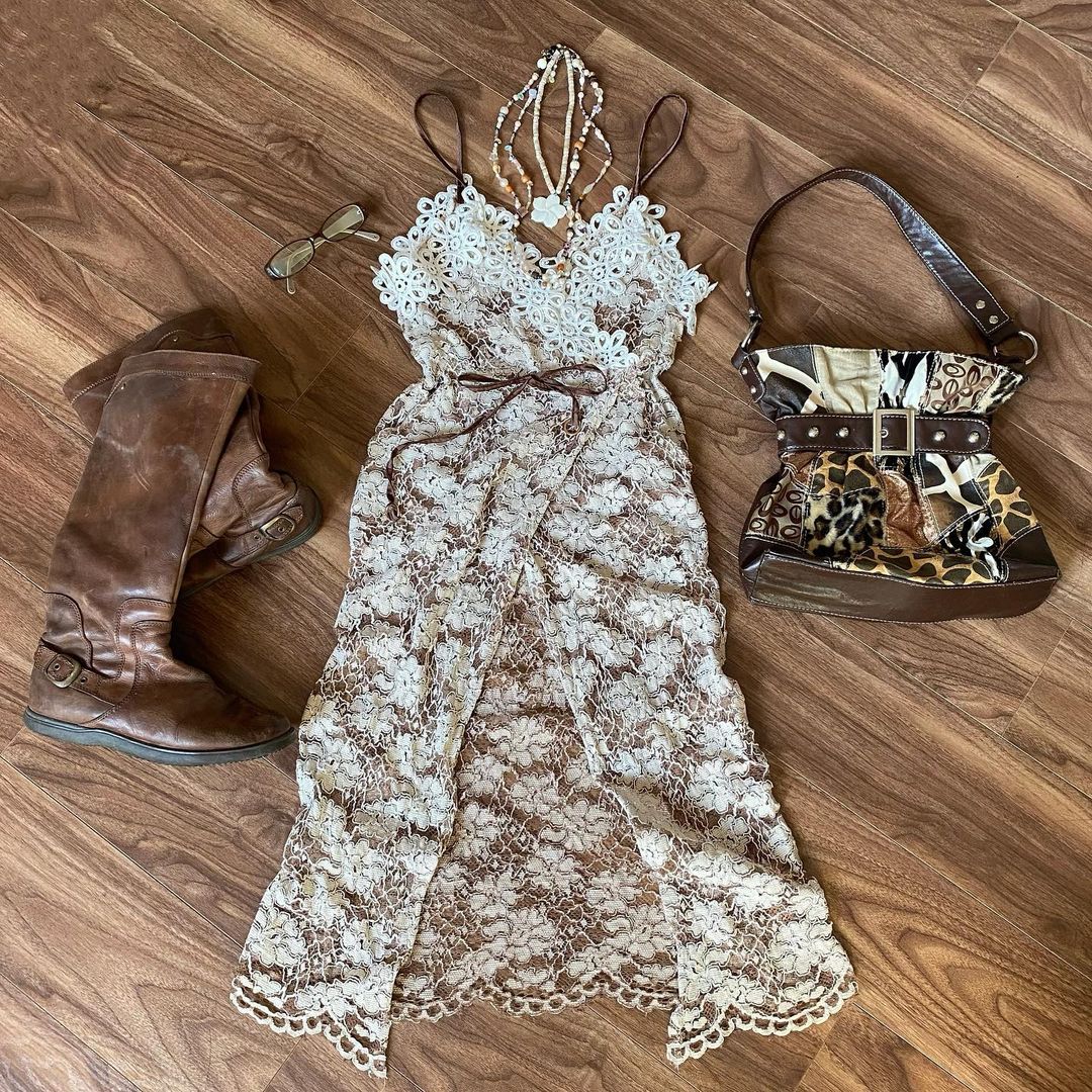 雪纺 A型 植物/花卉 碎花 打结-扭结 荷叶边 印花 亮白色 暗土褐色 月光灰色 基础绳带 蕾丝花边 宫廷  - VALI鞋履AI设计主图