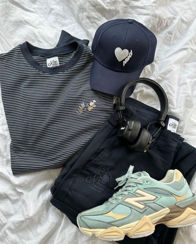 针织面料 圆形领 条纹/波纹 标志图案 蓝黑色 