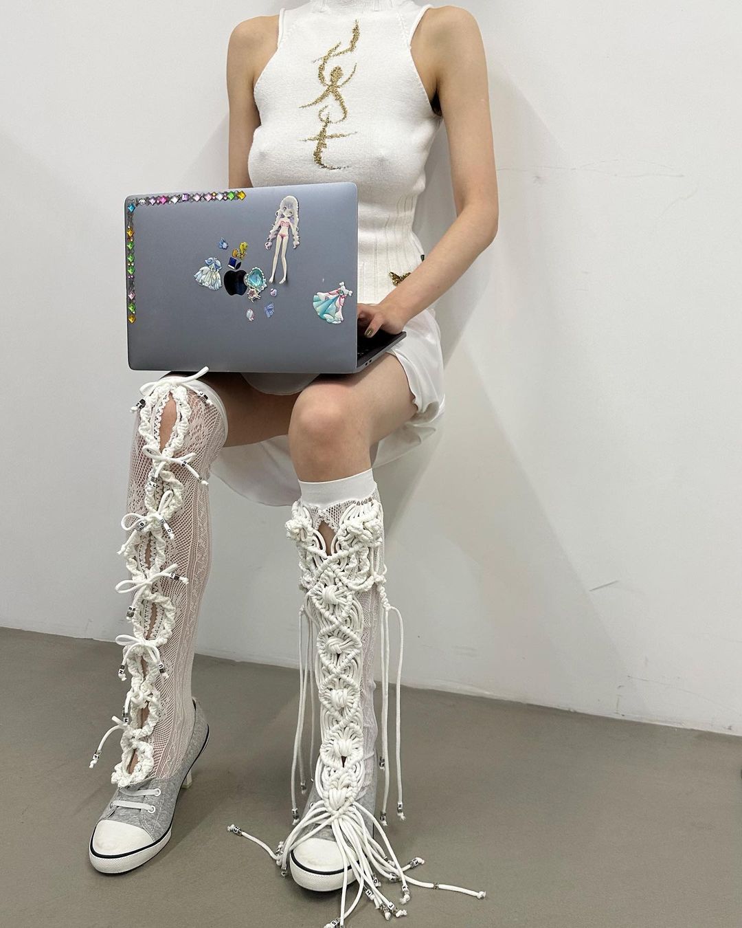 S型 拼接 云白 沙白色 性感 Y2K 辣妹  - VALI鞋履AI设计主图