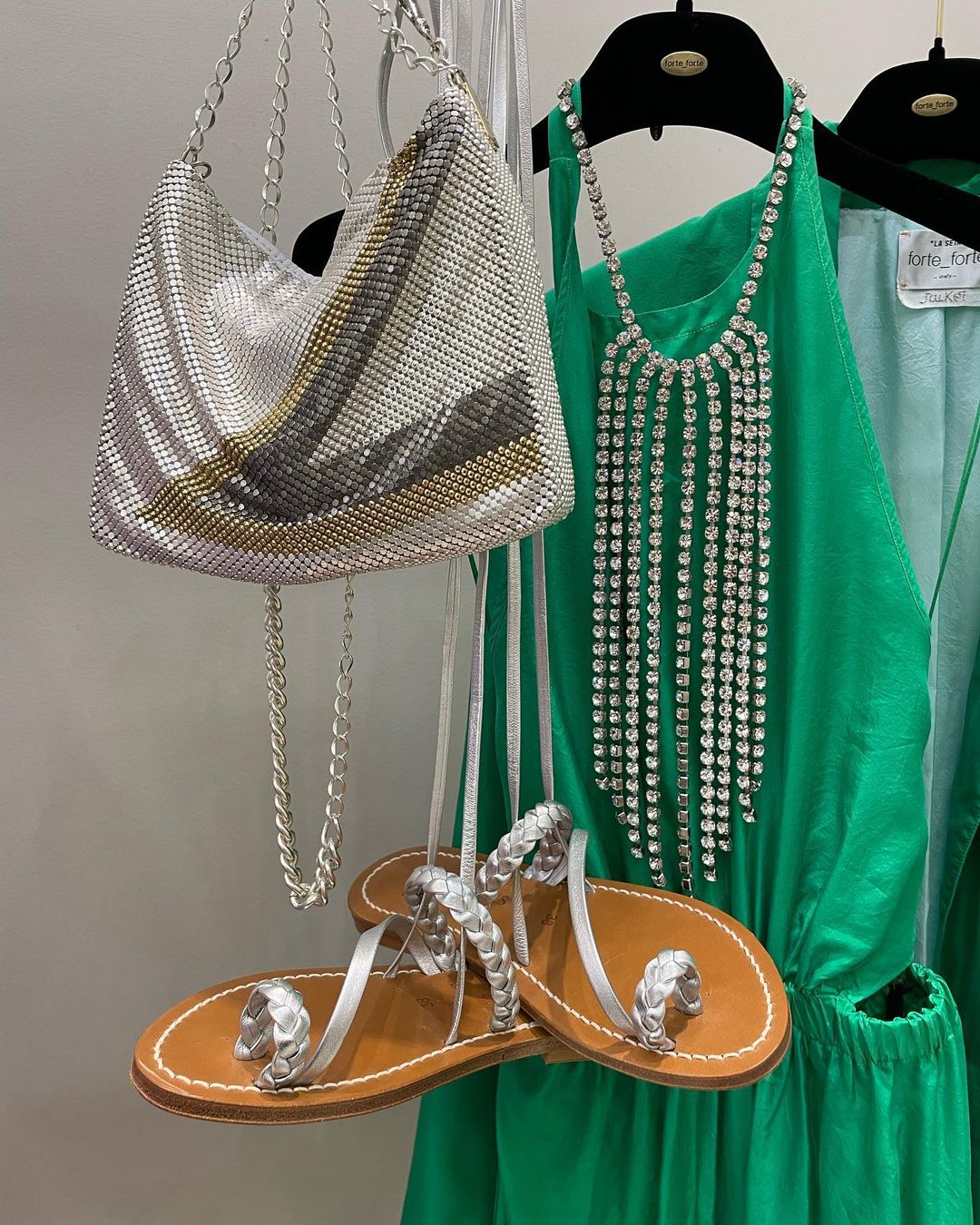 雪纺 圆形领 抽褶 胶质软糖绿 苍翠绿 绿巨人色 深薄荷色 宫廷  - VALI鞋履AI设计主图