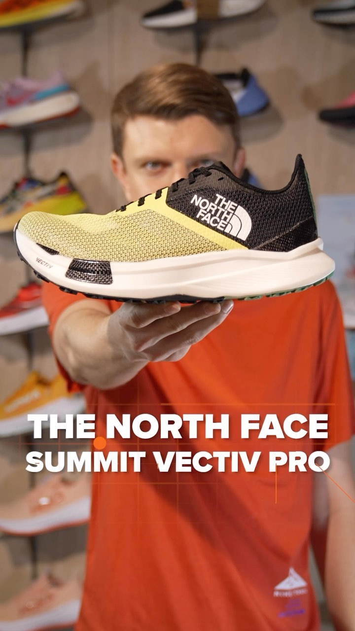 针织面料 圆形领 文字图案 撞色/渐变 拼接 印花 凤凰木色 橙红色 火焰红 都市  - VALI鞋履AI设计主图