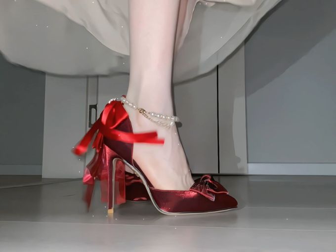 高跟 细跟 无帮 袢扣 皮革 