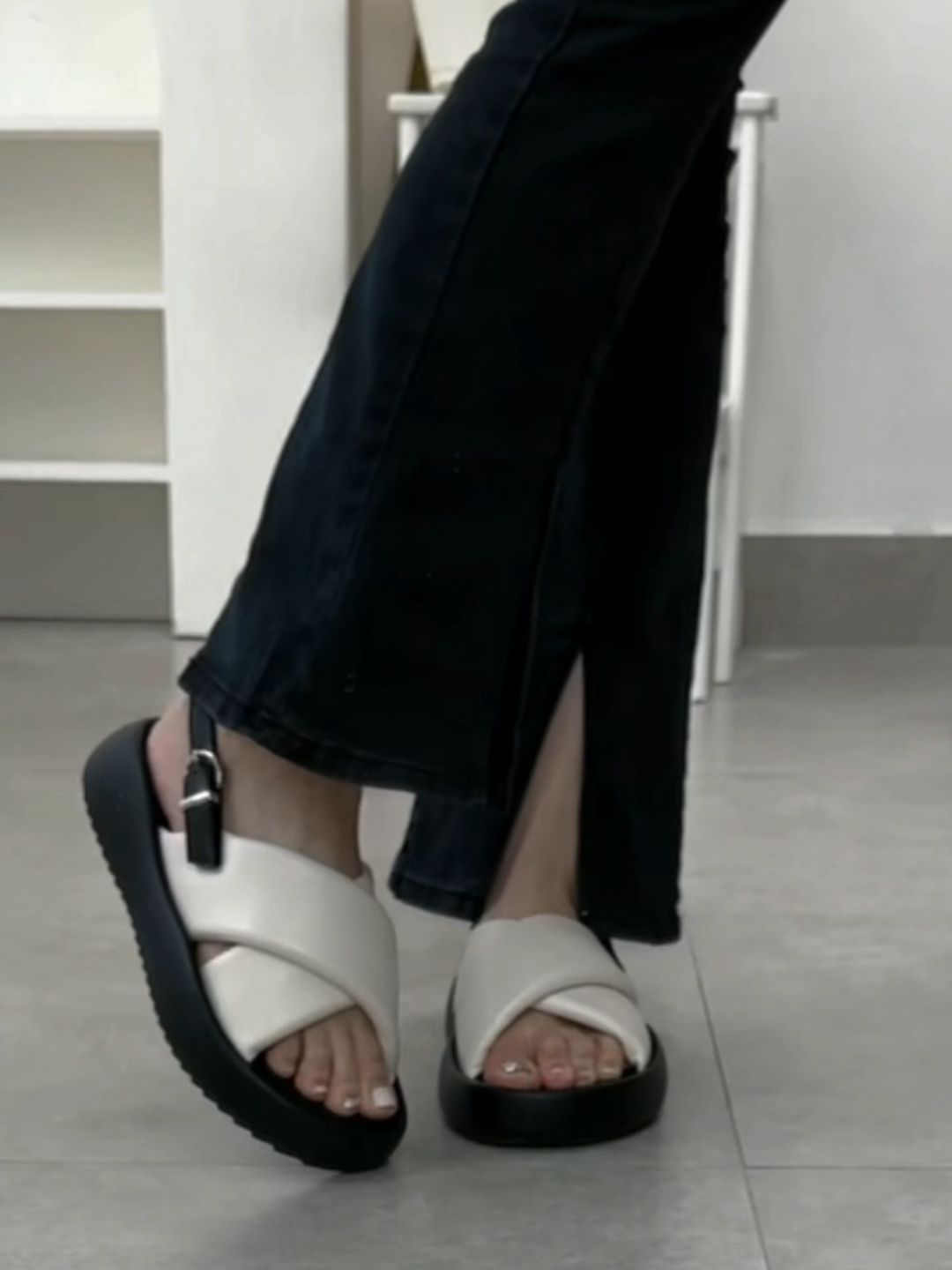 牛仔面料 A型 开衩 酱黑色 都市 极简  - VALI鞋履AI设计主图