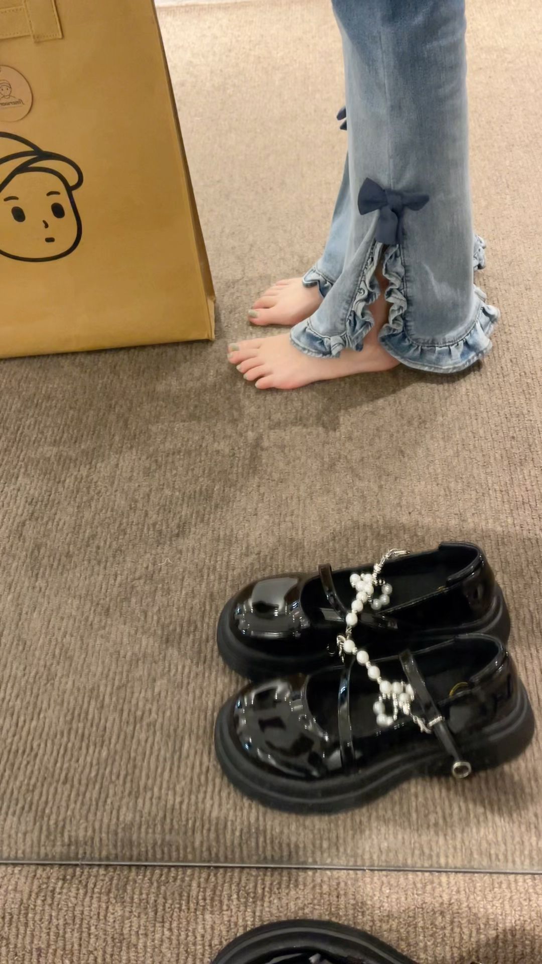 圆头 袢扣 中口鞋 皮革  - VALI鞋履AI设计主图