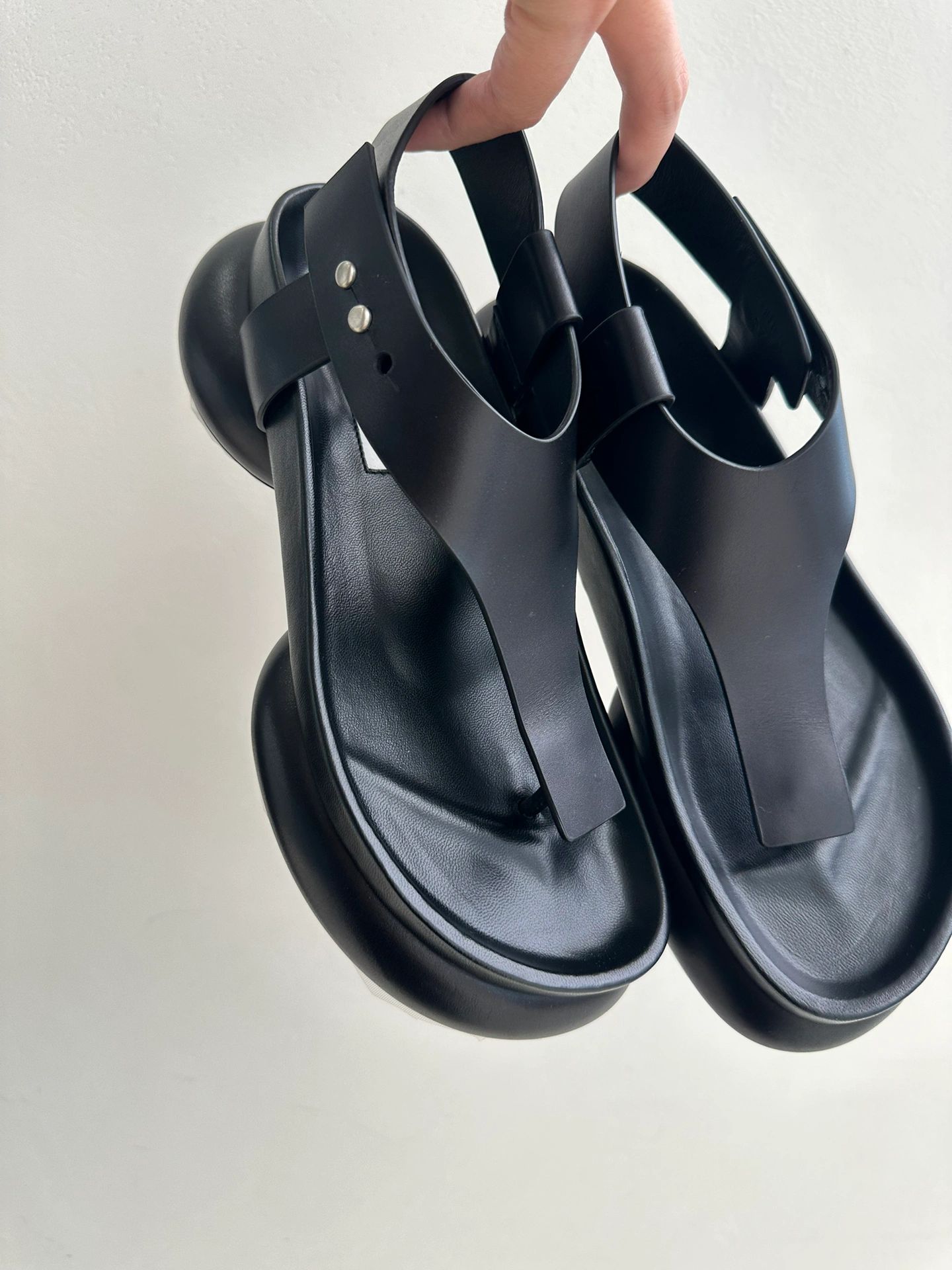 无帮  - VALI鞋履AI设计主图