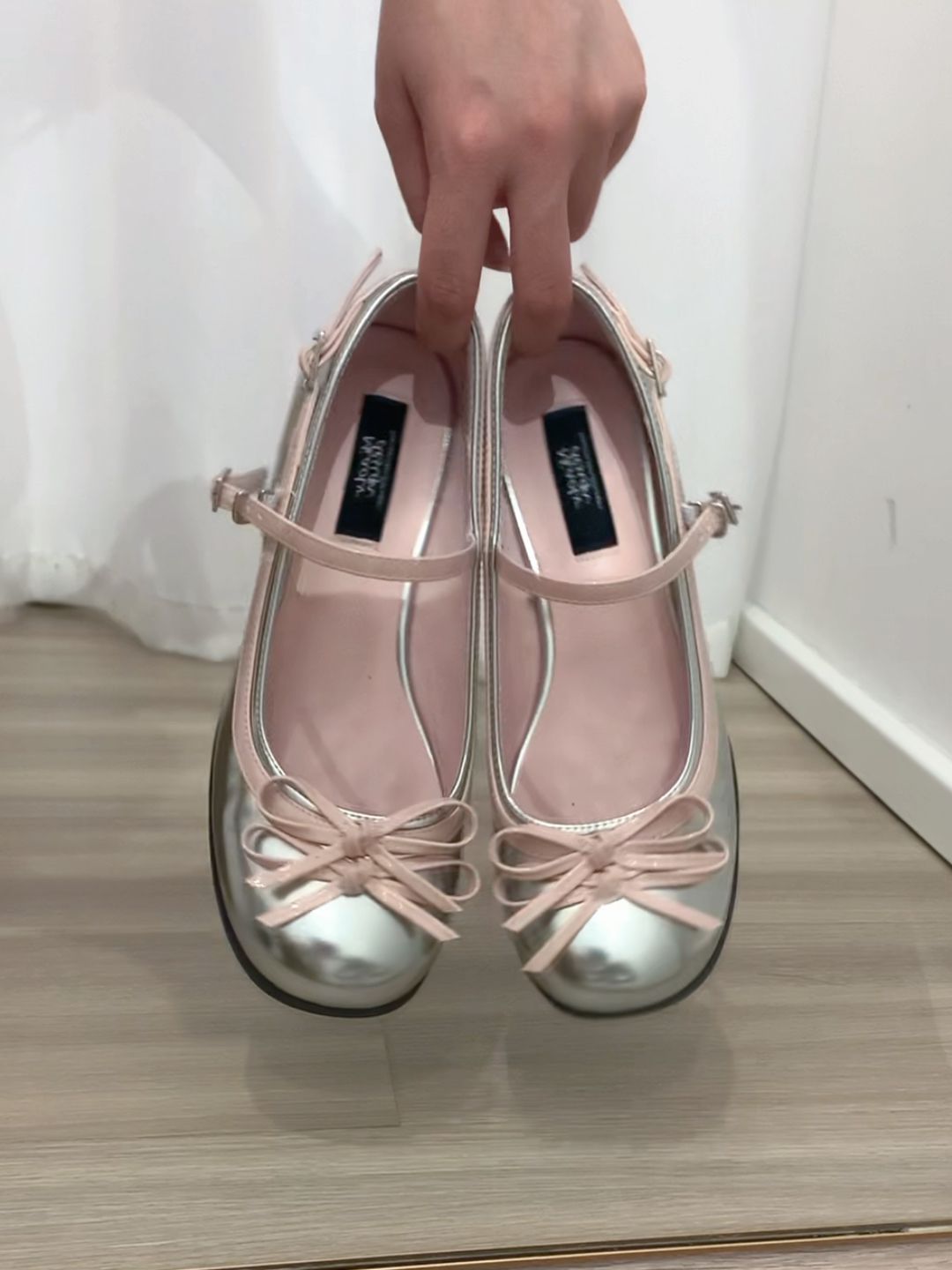 圆头 袢扣 浅口鞋 皮革  - VALI鞋履AI设计主图