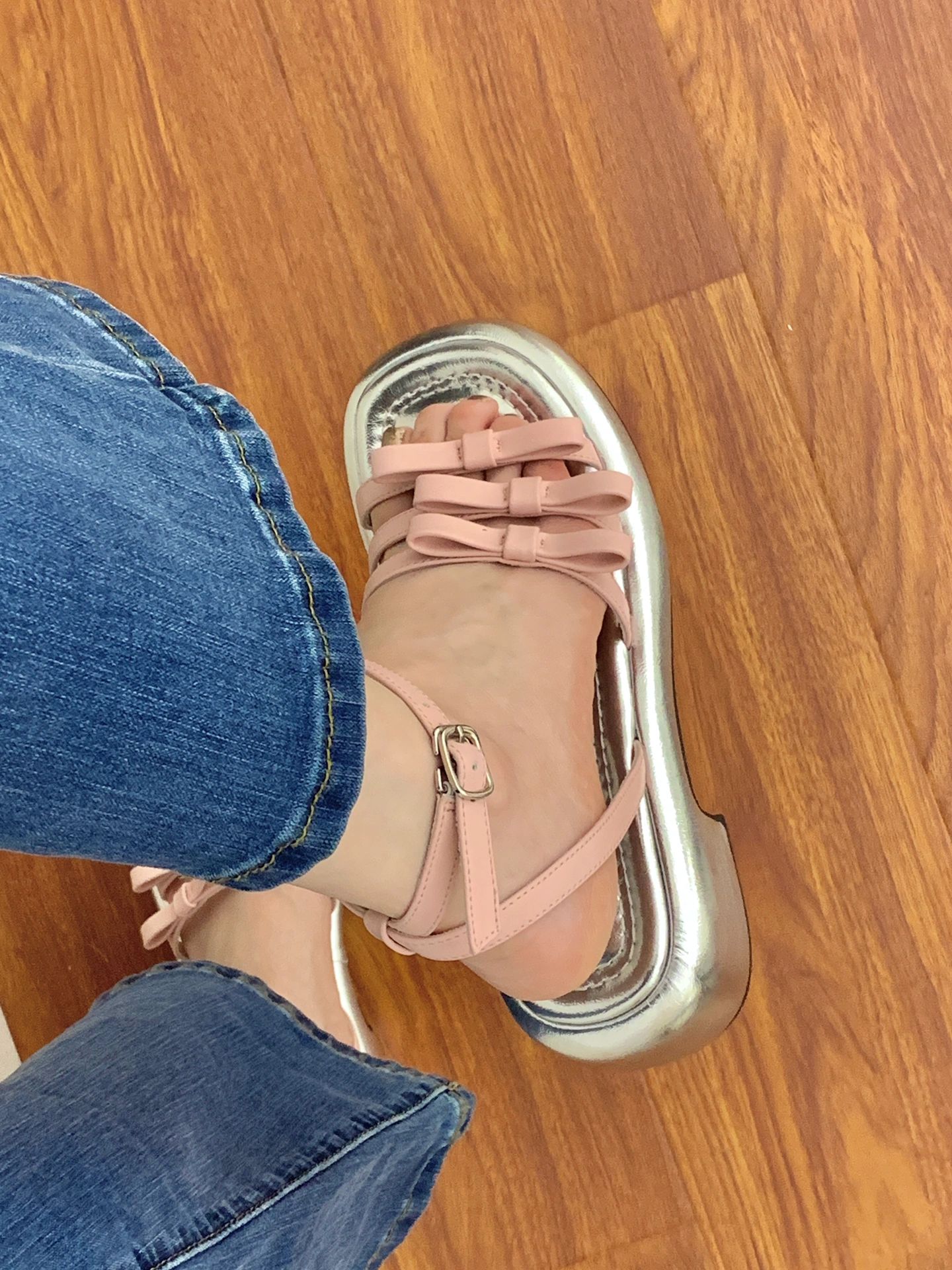 无帮 袢扣 皮革  - VALI鞋履AI设计主图