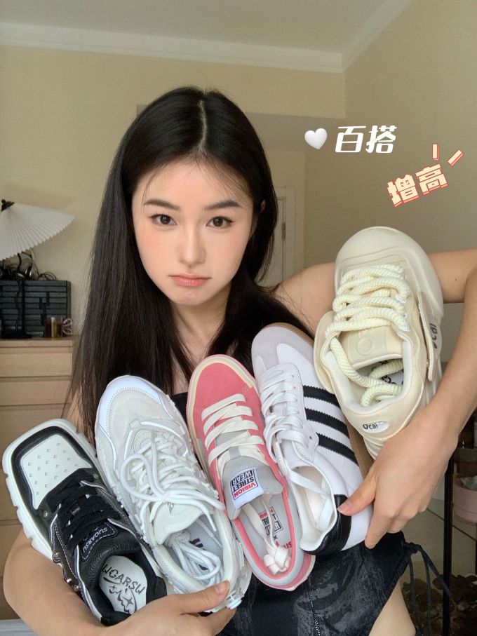 针织面料 文字图案 印花 轿车黑 婉兰色 冰冻色 