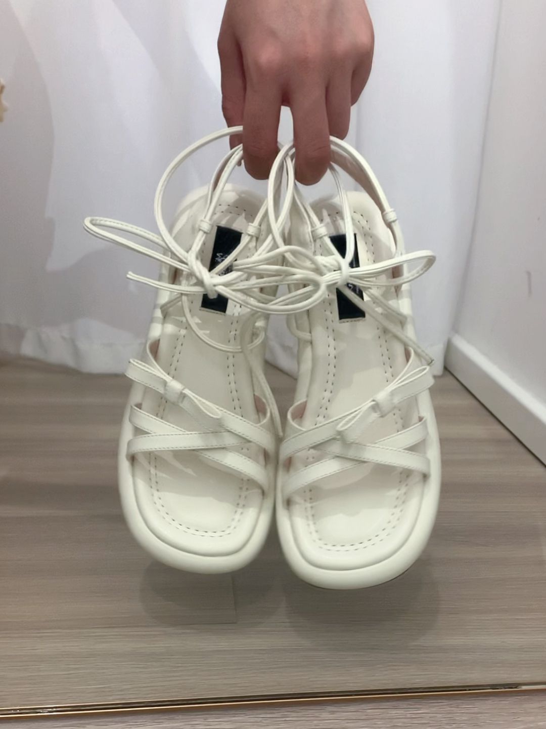 无帮 皮革  - VALI鞋履AI设计主图