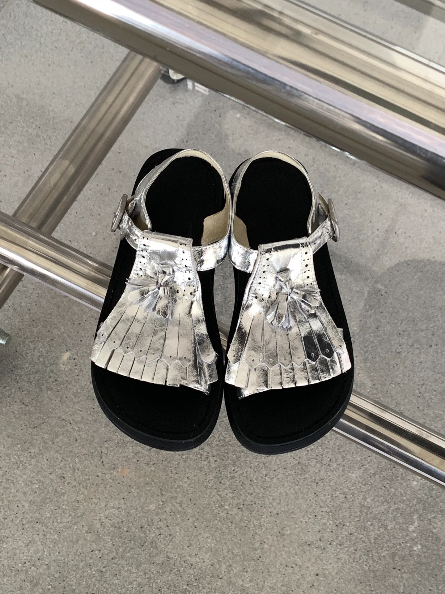 无帮 袢扣  - VALI鞋履AI设计主图