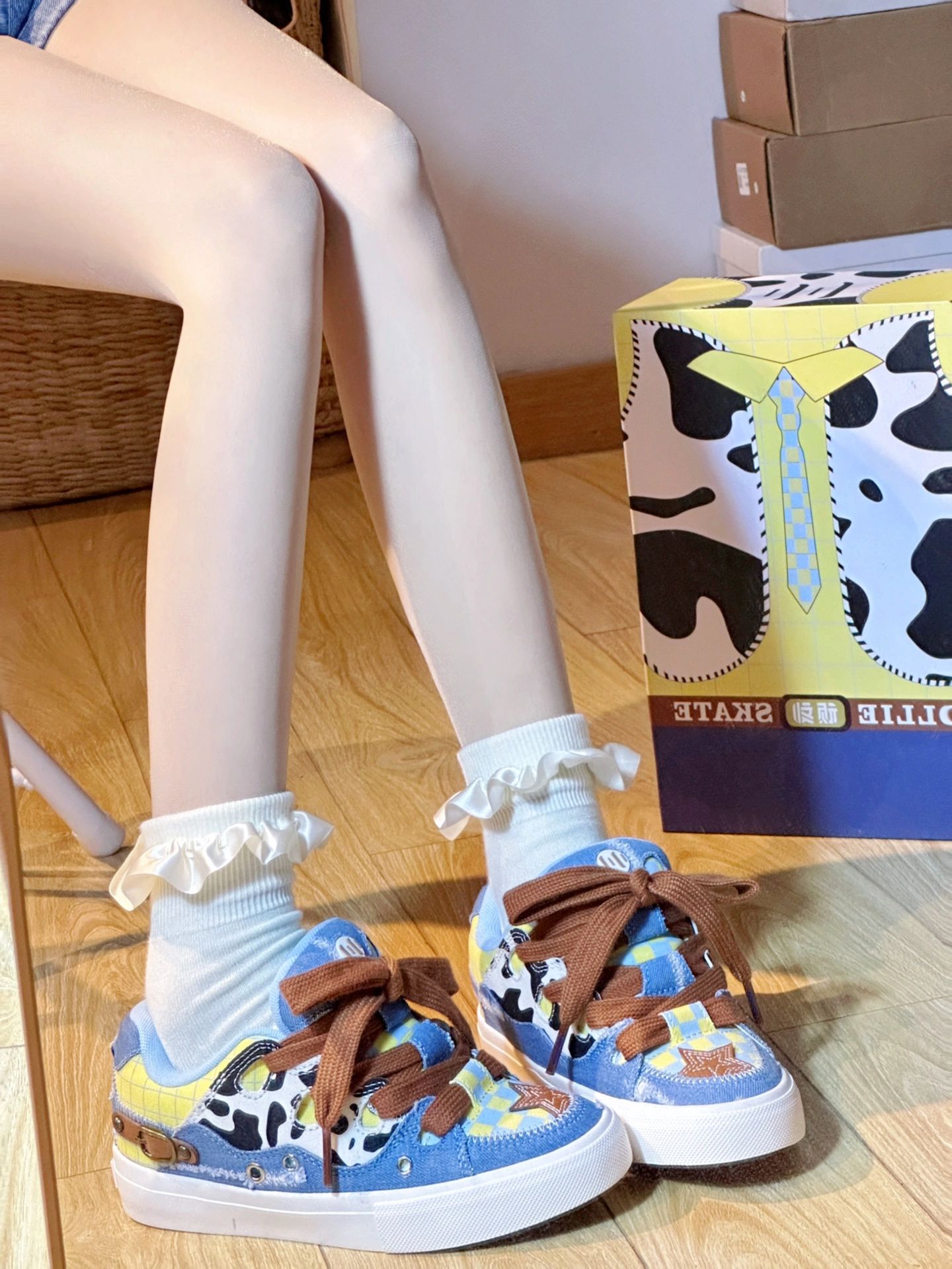 低帮 系带 魔术贴  - VALI鞋履AI设计主图