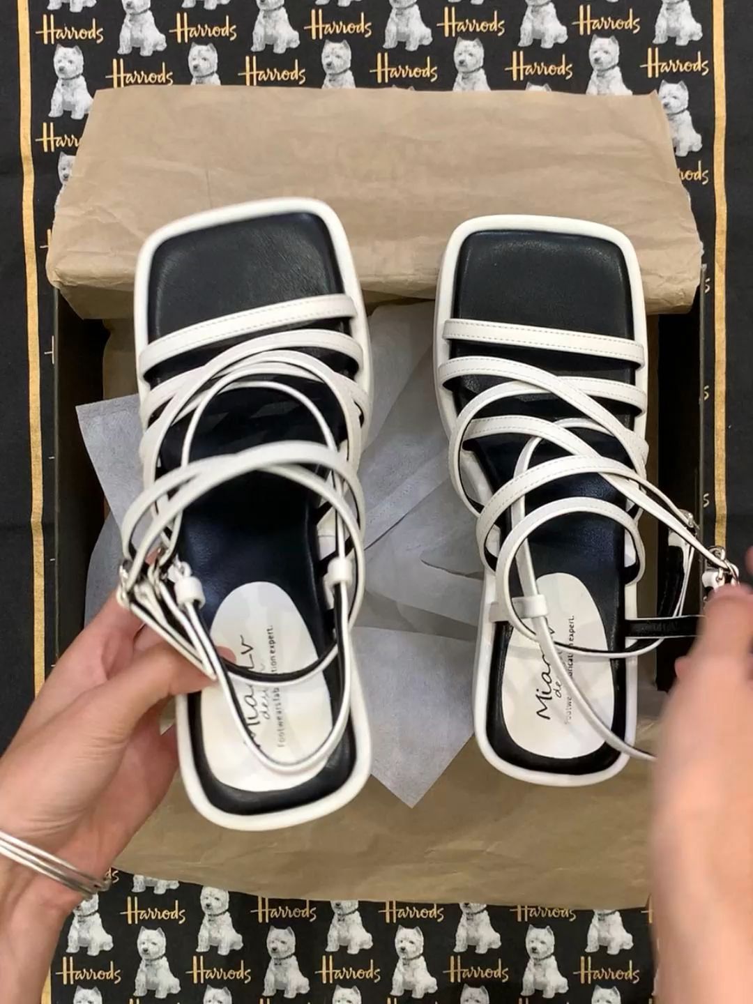 无帮 袢扣  - VALI鞋履AI设计主图