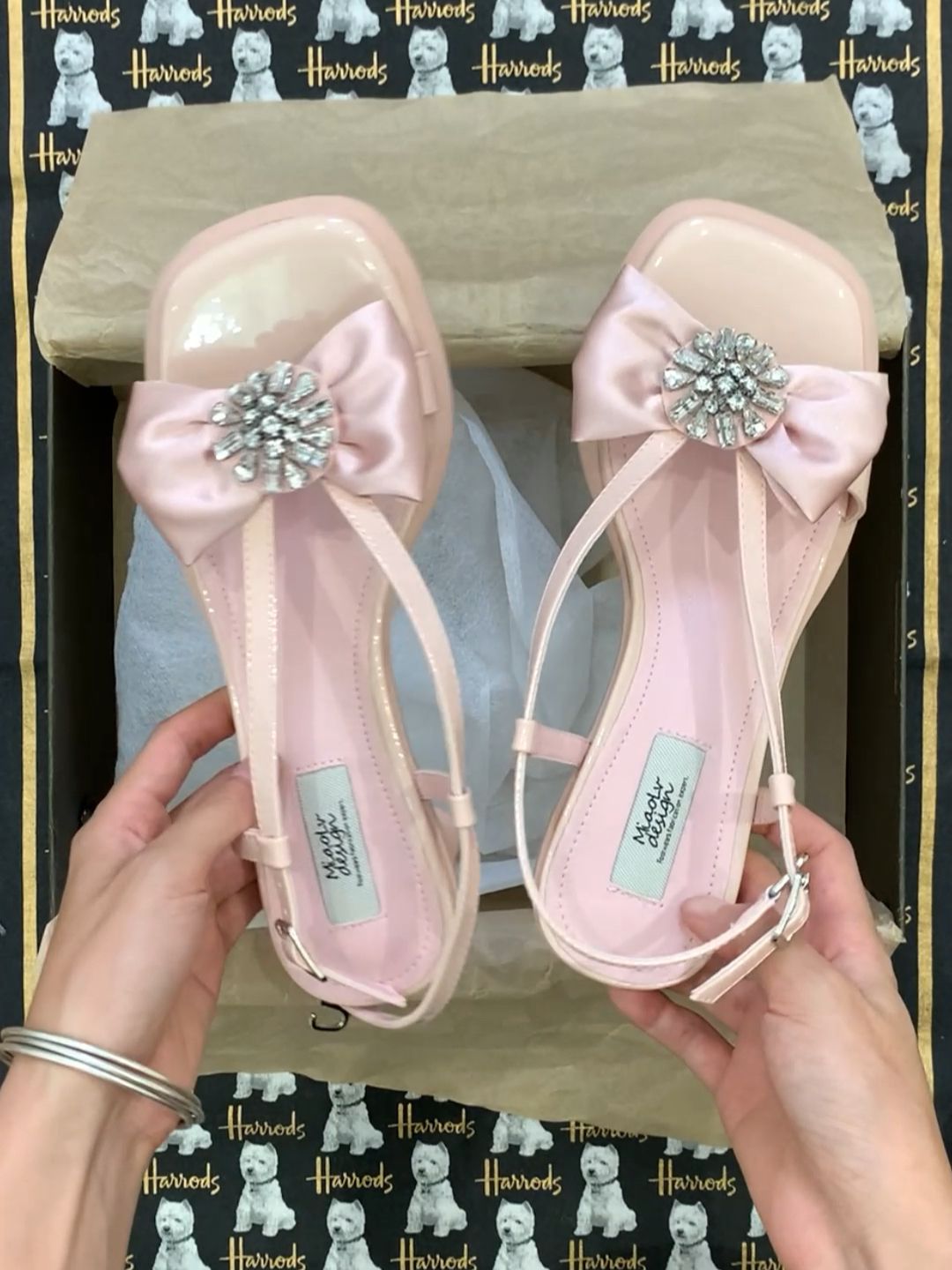 圆头 袢扣 浅口鞋  - VALI鞋履AI设计主图