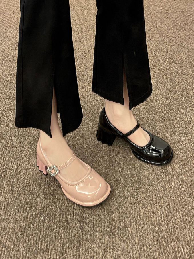 圆头 袢扣 中口鞋 皮革 