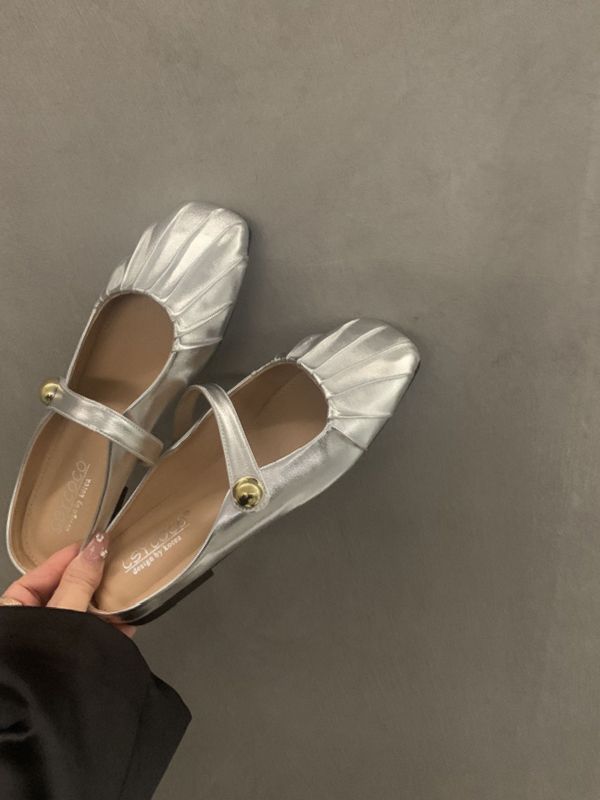 方头 袢扣 浅口鞋 皮革 