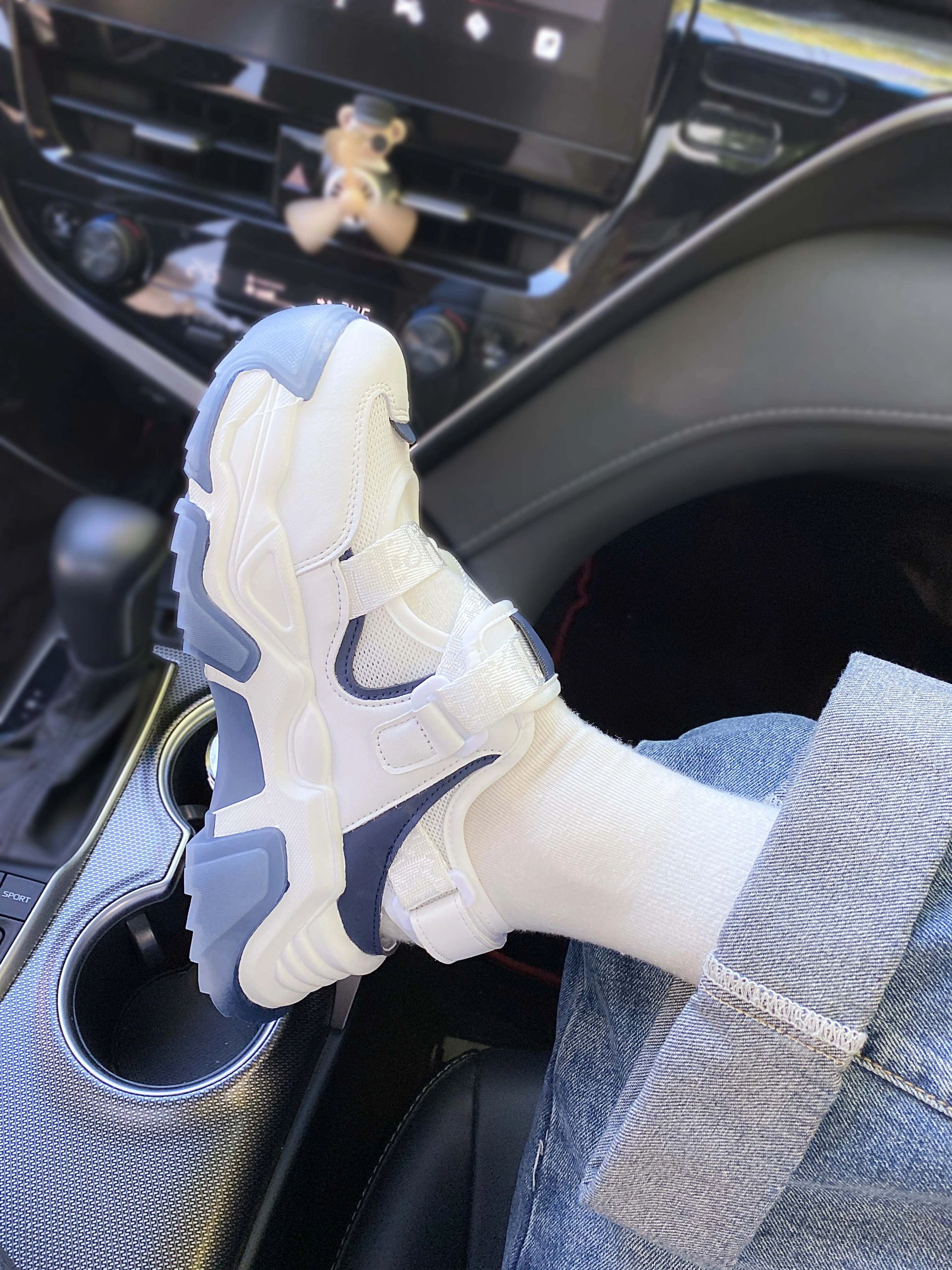 低帮 魔术贴  - VALI鞋履AI设计主图