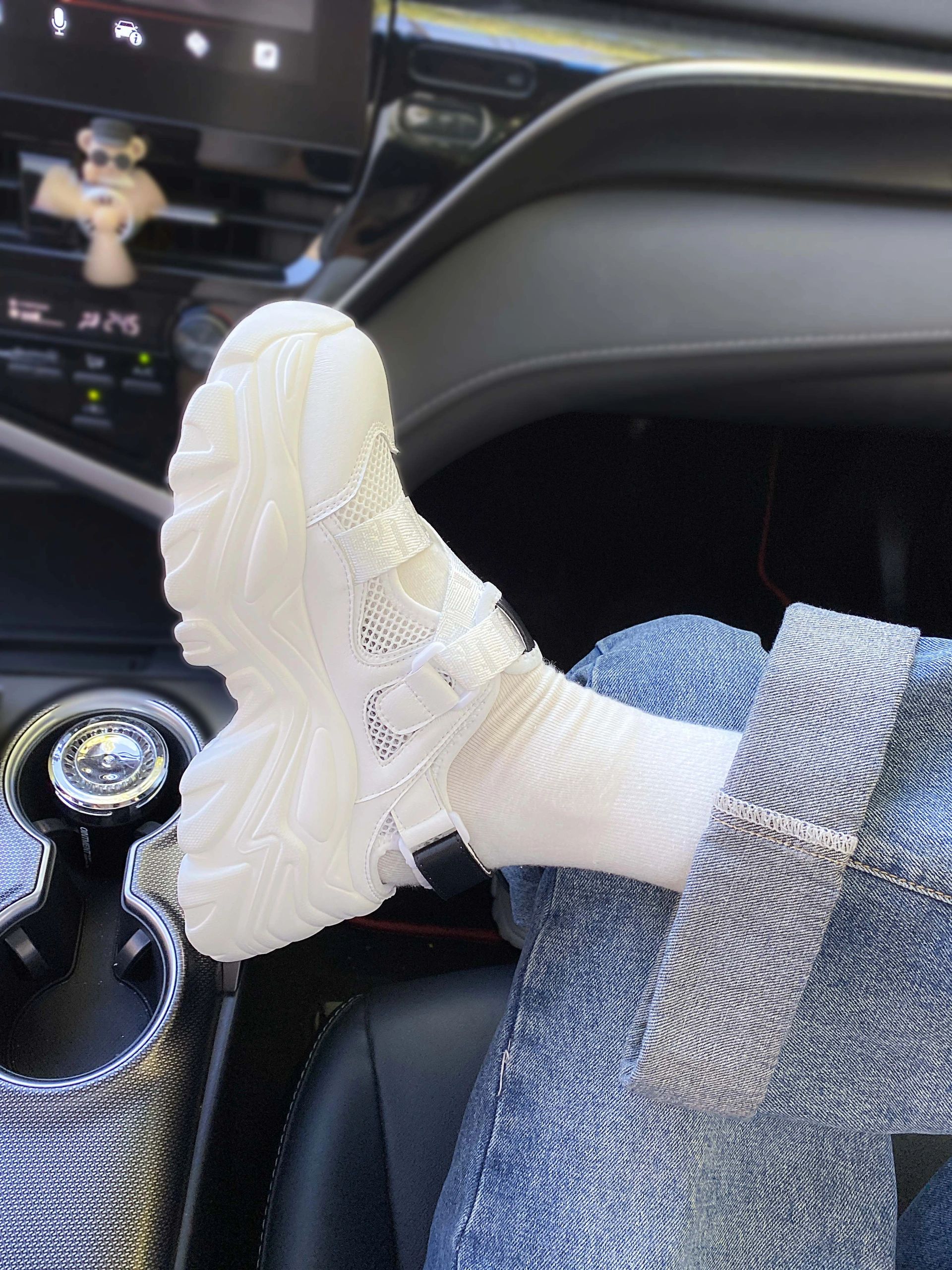 低帮 魔术贴  - VALI鞋履AI设计主图