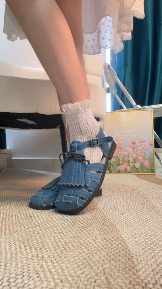 尖头 低帮 袢扣 中口鞋 皮革 