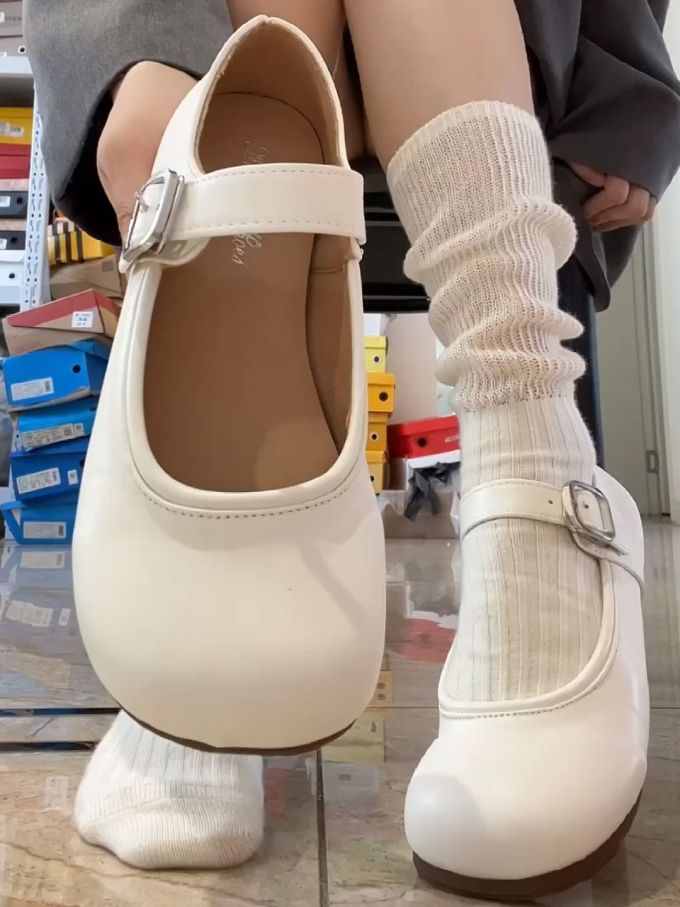 圆头 袢扣 中口鞋 皮革 