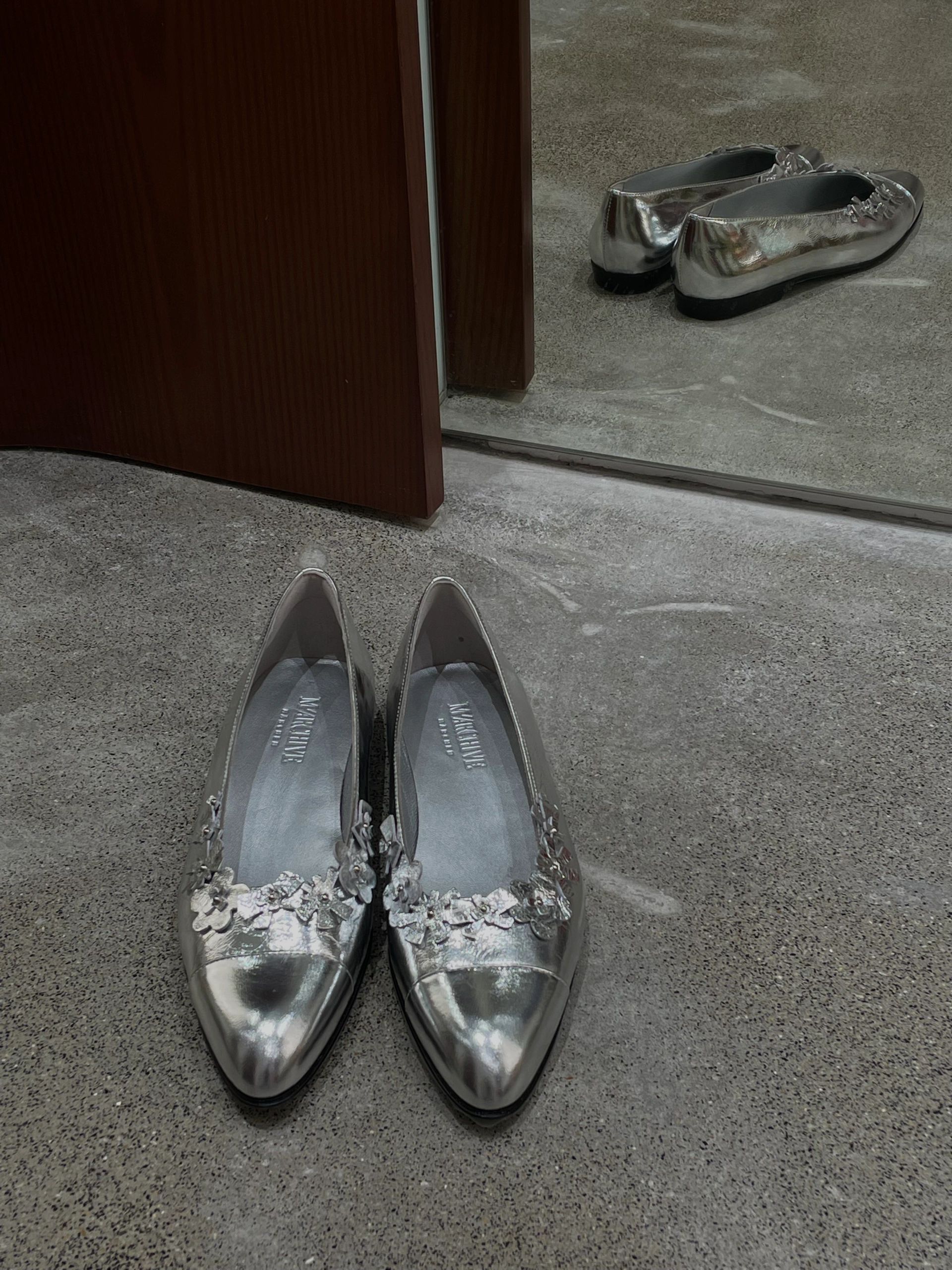 尖头 一脚蹬 浅口鞋  - VALI鞋履AI设计主图