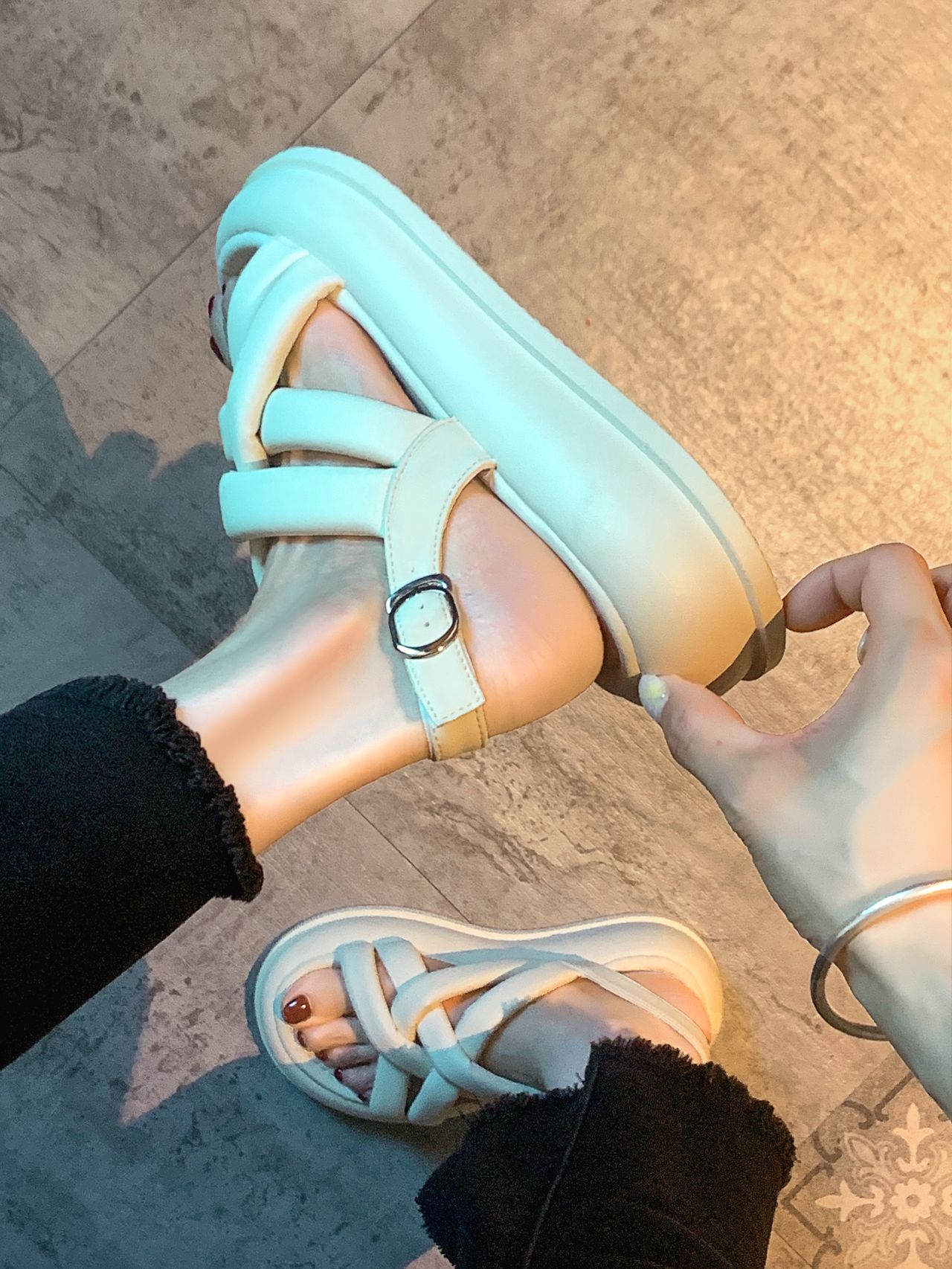  - VALI鞋履AI设计主图