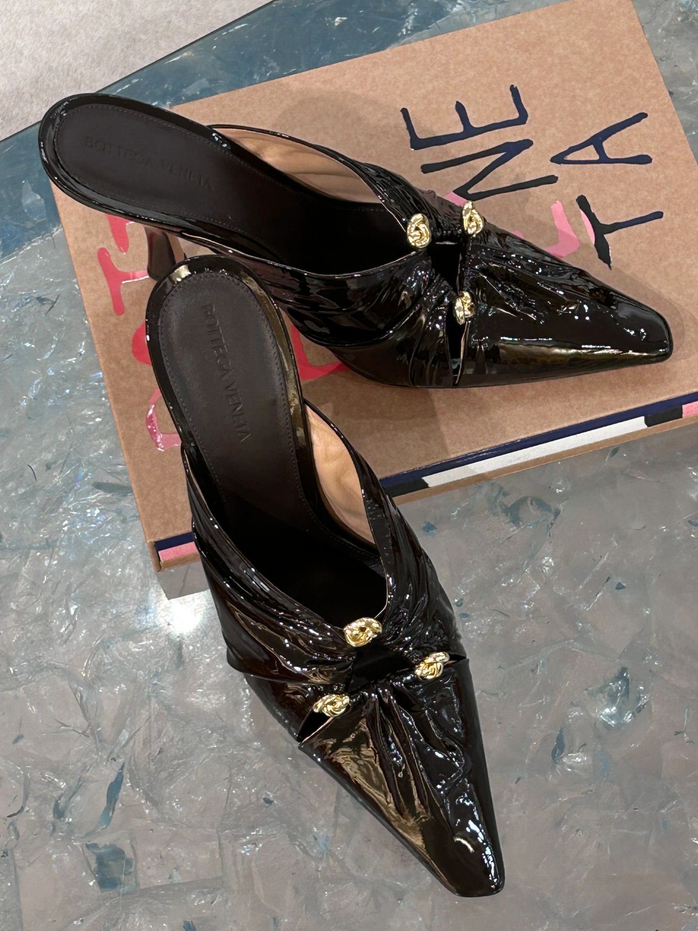 细跟 无帮 皮革  - VALI鞋履AI设计主图