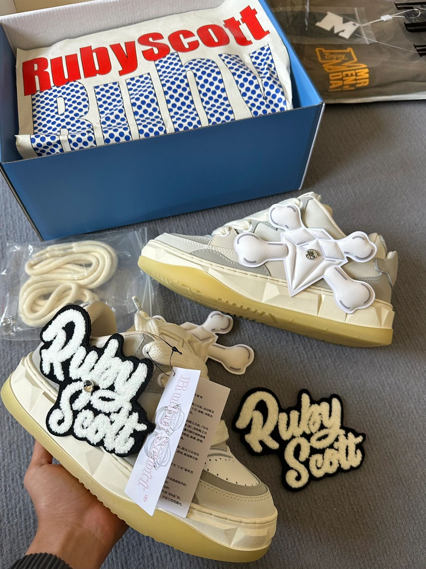 低帮 魔术贴 皮革  - VALI鞋履AI设计主图