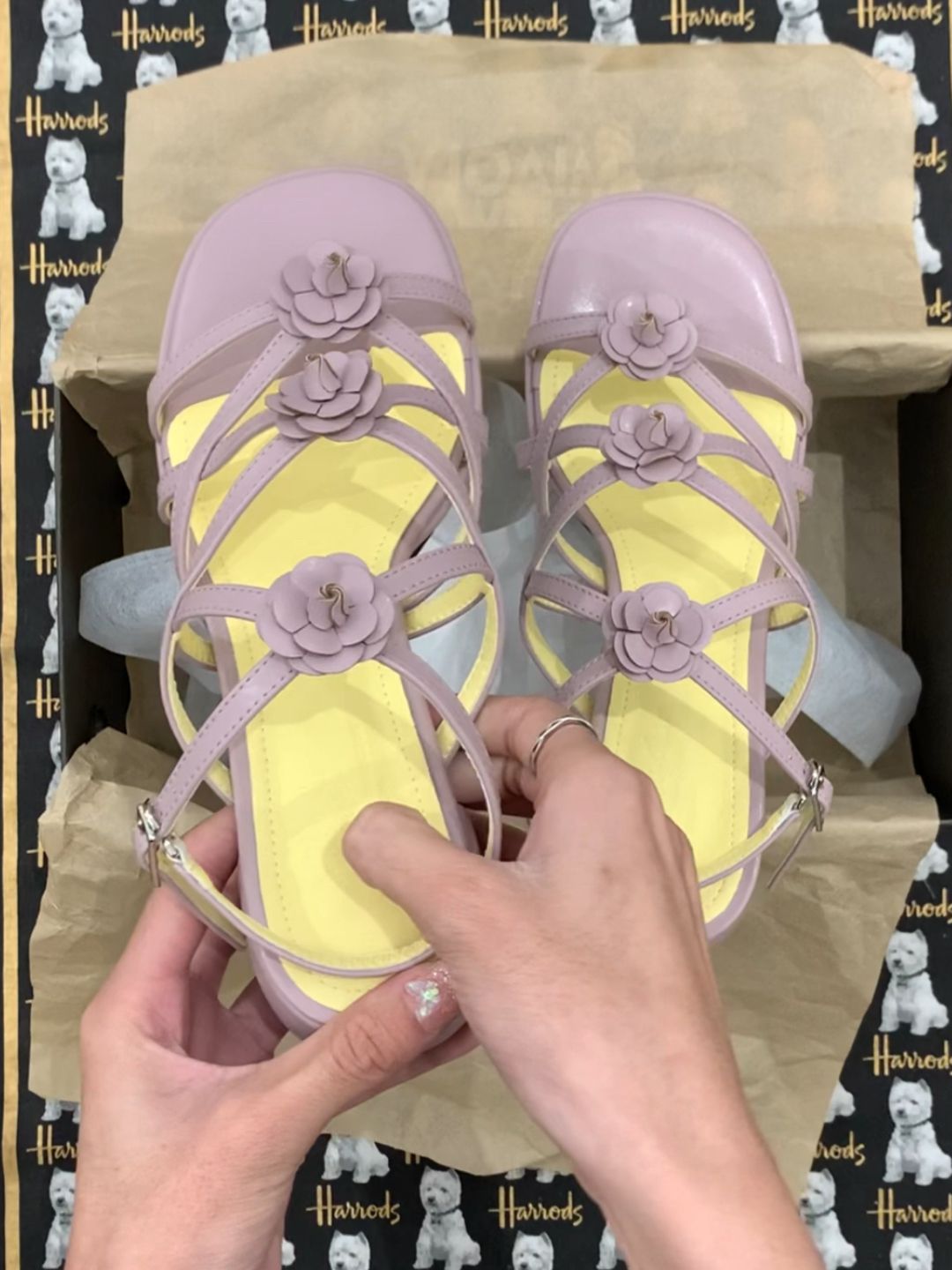  - VALI鞋履AI设计主图