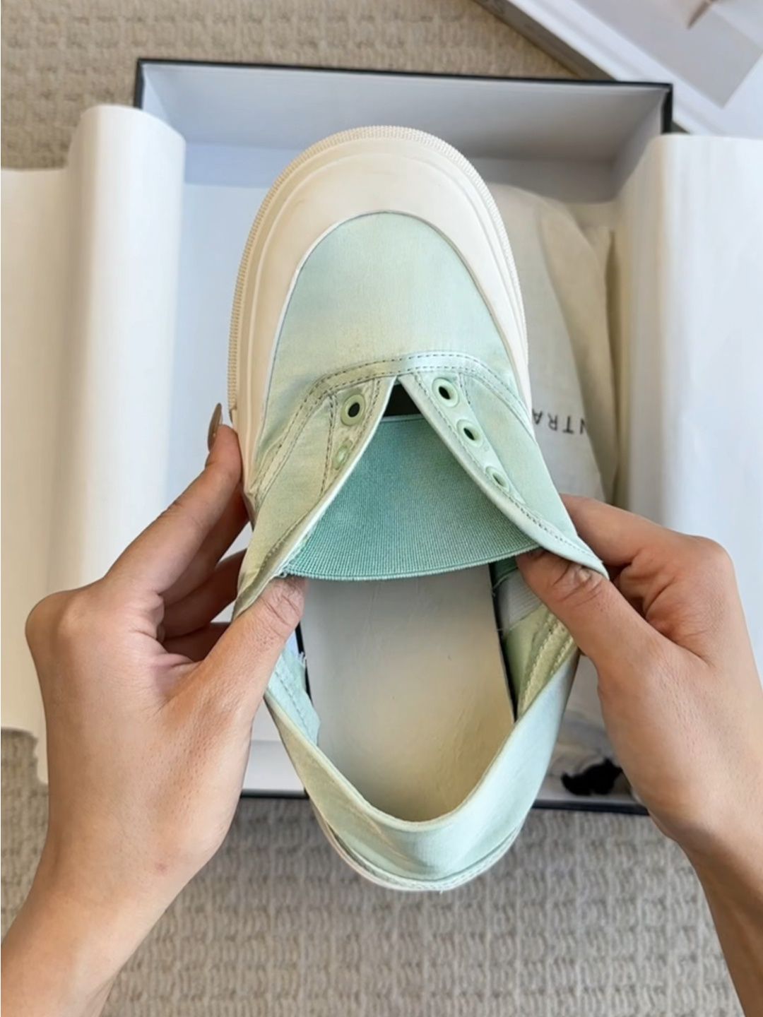 无帮 魔术贴  - VALI鞋履AI设计主图