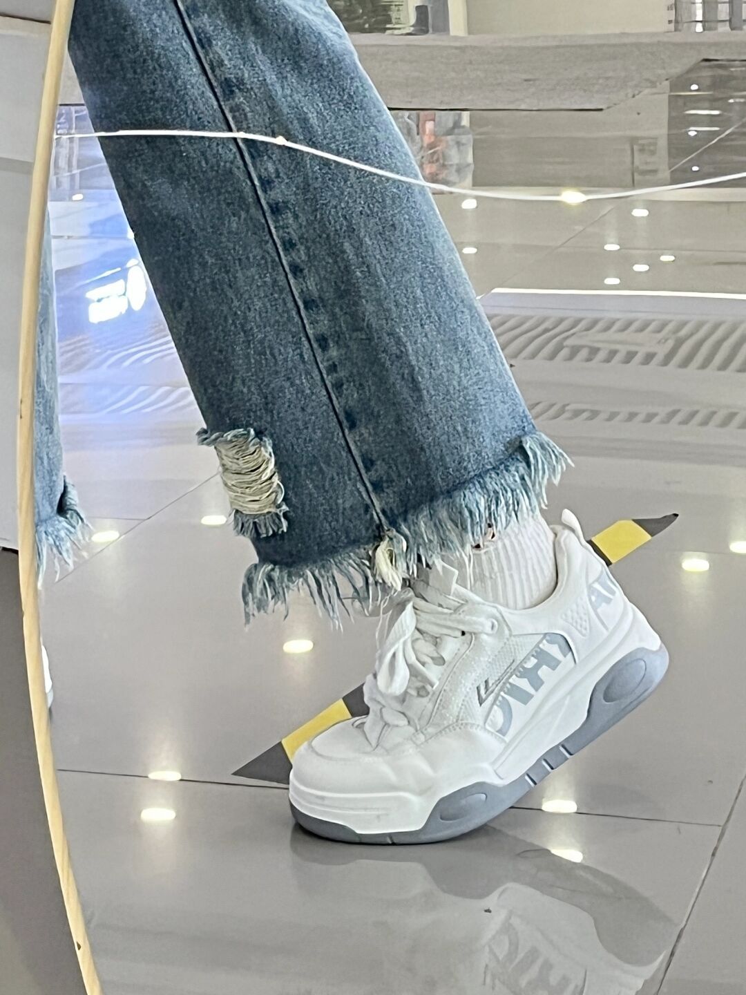 低帮 系带 皮革  - VALI鞋履AI设计主图