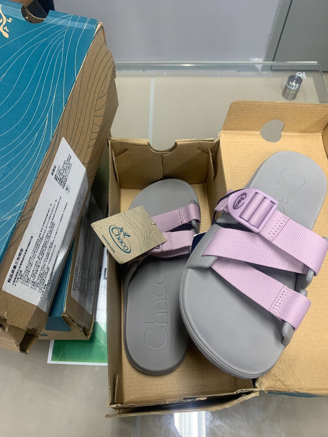 无帮 魔术贴  - VALI鞋履AI设计主图