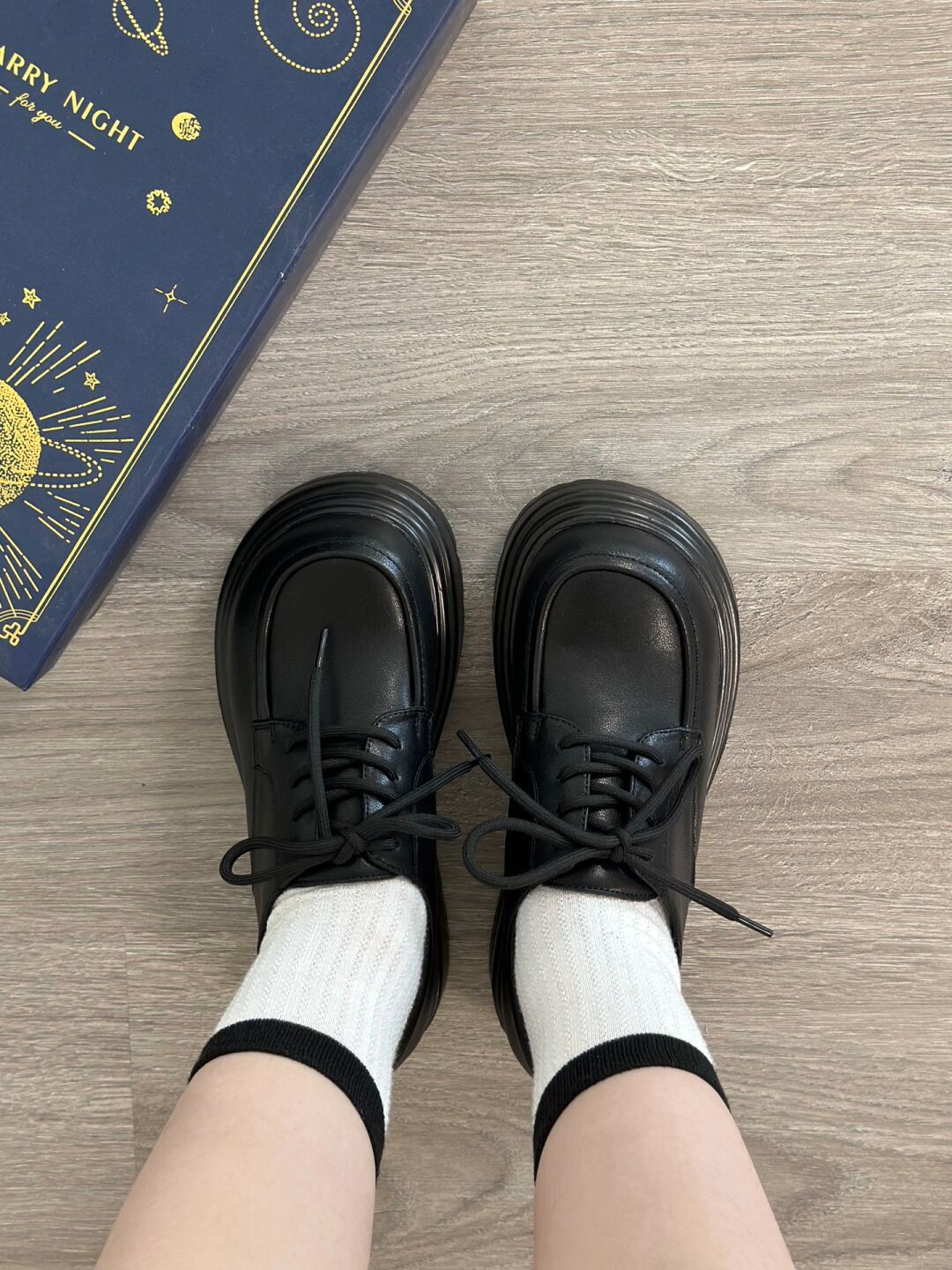 圆头 系带 皮革  - VALI鞋履AI设计主图