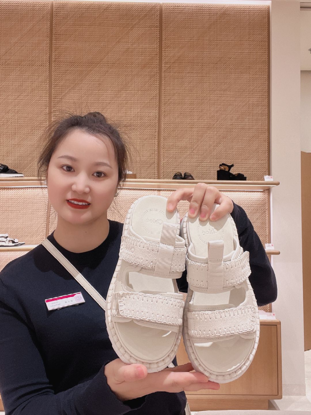 圆形领 撞色/渐变 拼接 边缘装饰 夜蓝色  - VALI鞋履AI设计主图