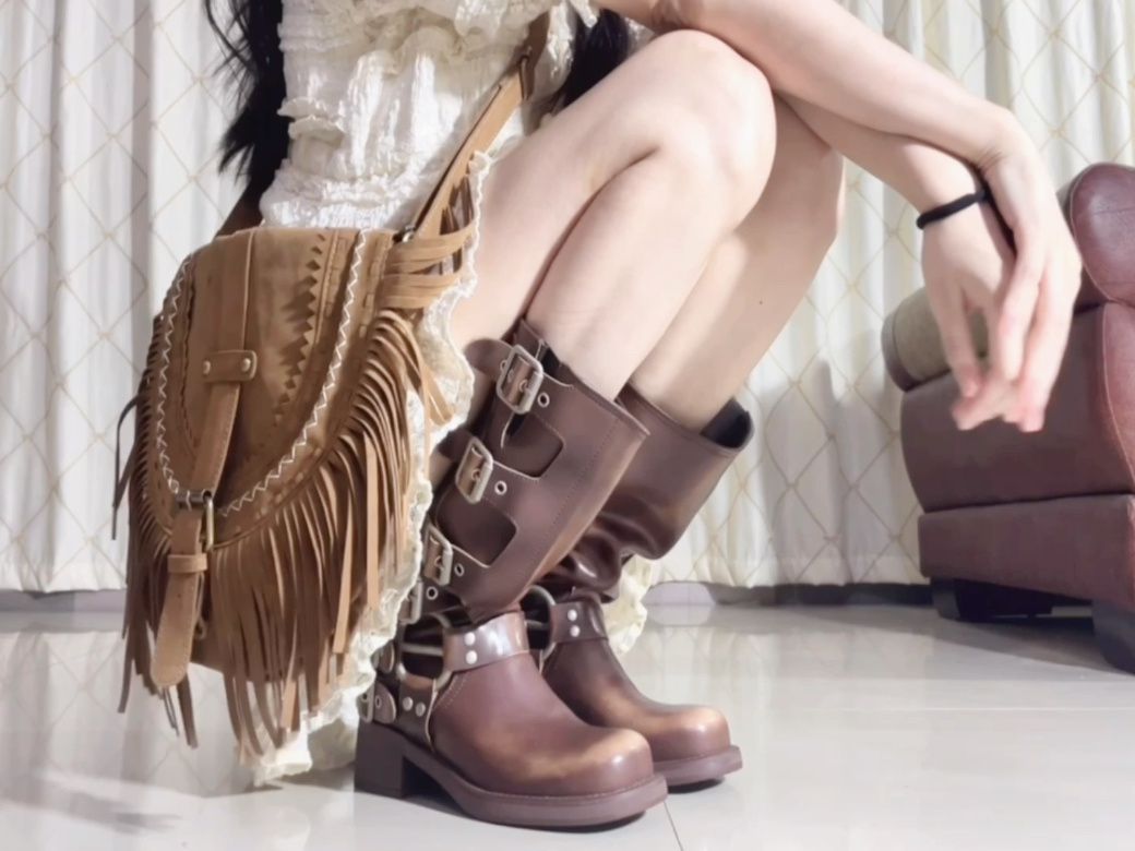 圆头 袢扣 皮革  - VALI鞋履AI设计主图