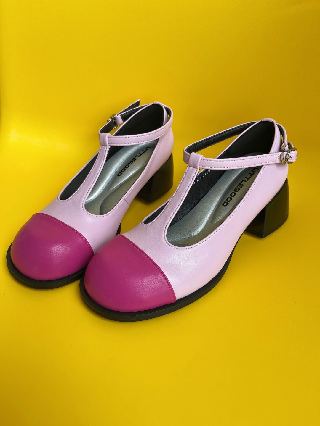 圆头 袢扣 中口鞋 皮革  - VALI鞋履AI设计主图