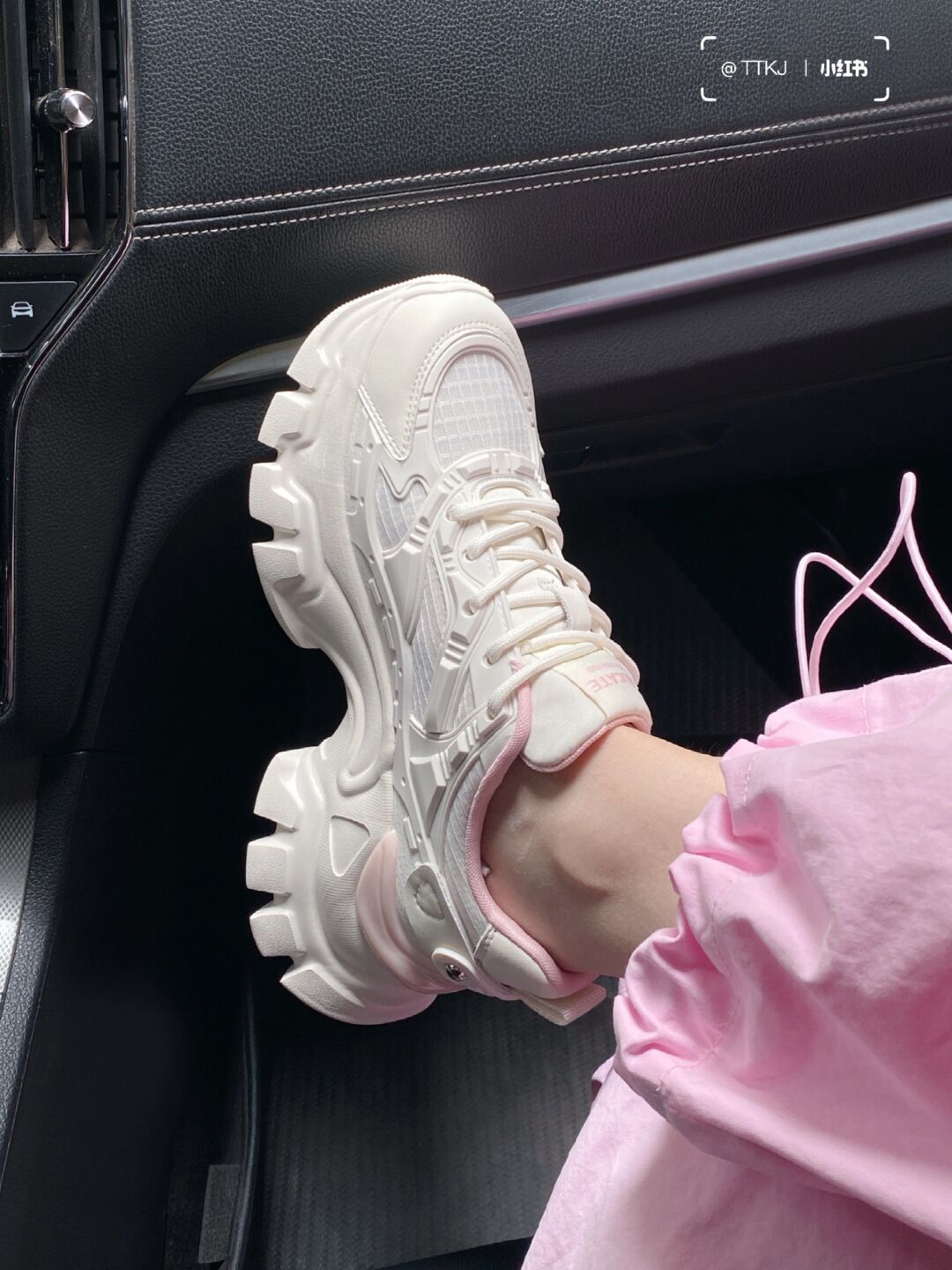 低帮 系带  - VALI鞋履AI设计主图