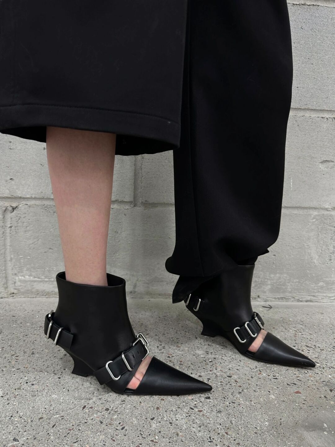 尖头 袢扣 皮革  - VALI鞋履AI设计主图